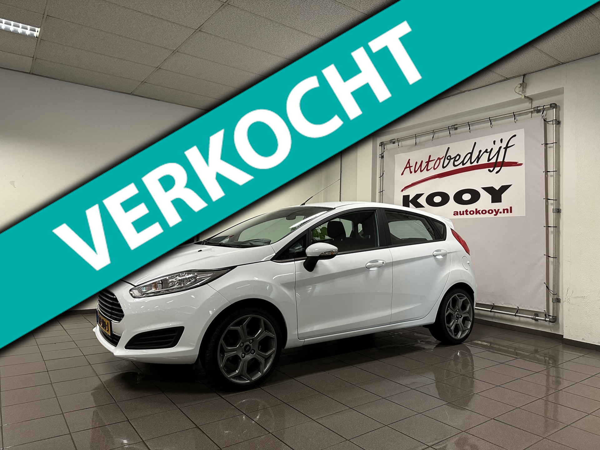 Ford Fiesta 1.0 Style * Navigatie / 17" LM Velgen / Cruise control / NL Auto *