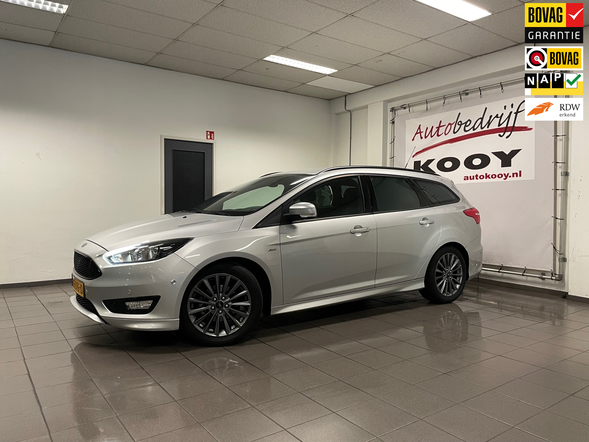 Ford Focus Wagon 1.0 ST-Line * Dealer onderhouden / Navigatie / Cruise control / NL Auto *