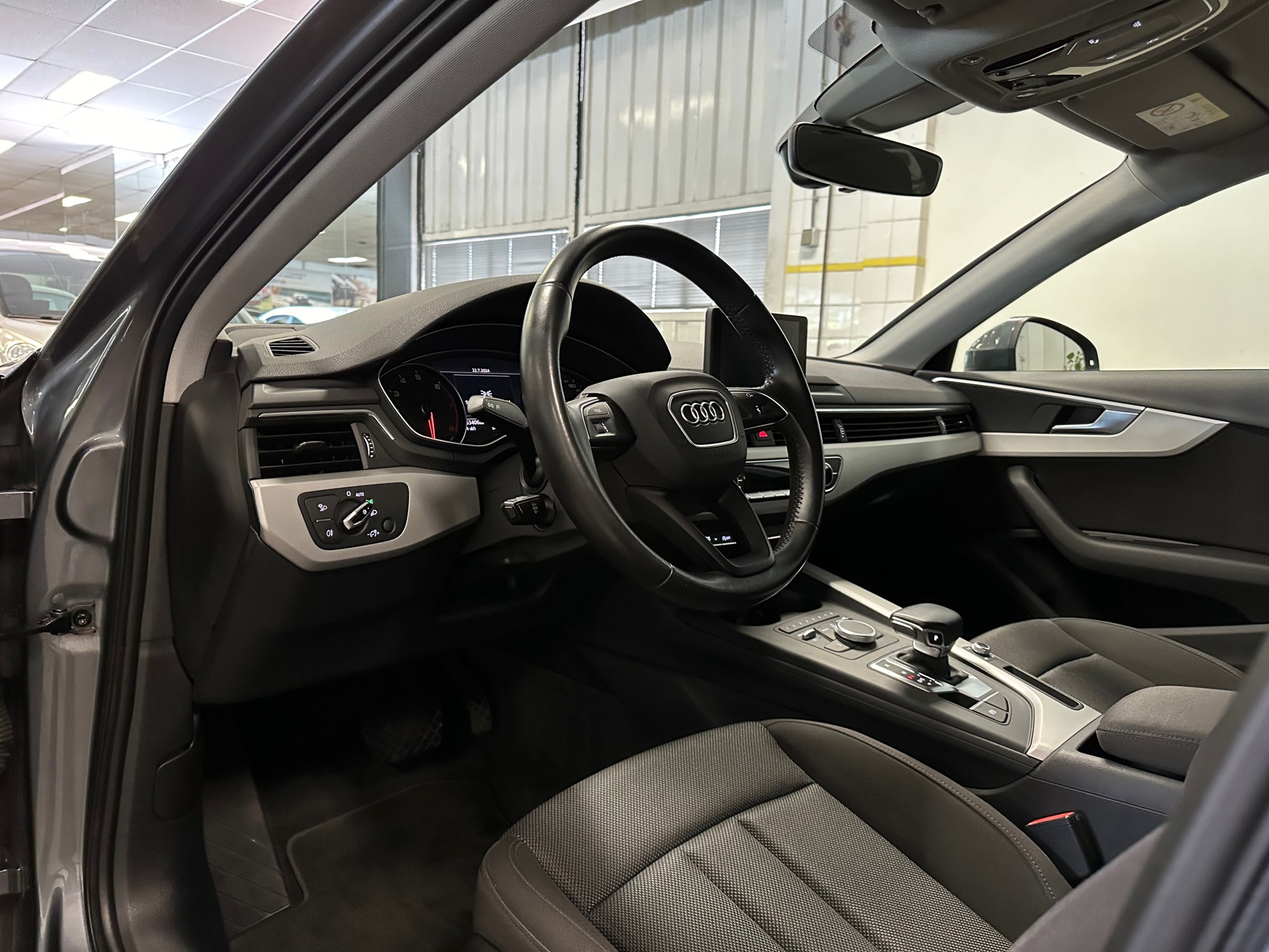 https://www.autokooy.nl//xml/images/39378758-12.JPG