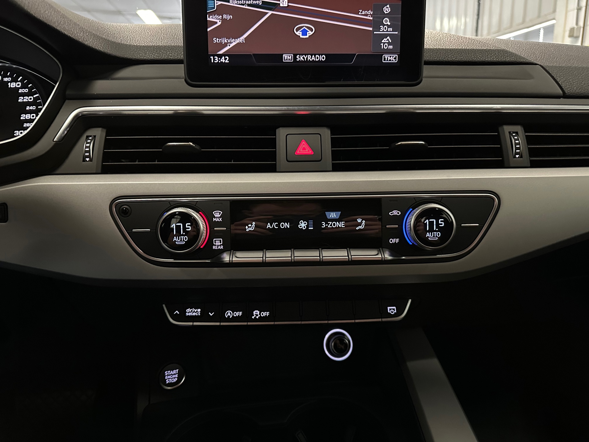 https://www.autokooy.nl//xml/images/39378758-18.JPG