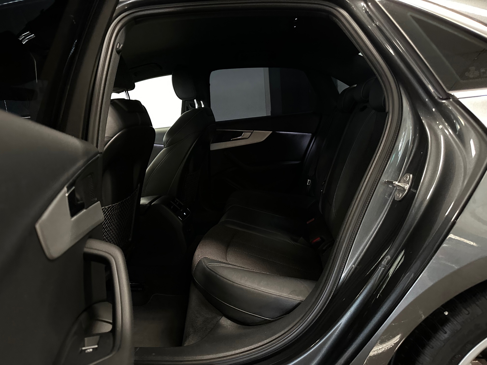 https://www.autokooy.nl//xml/images/39754962-23.JPG
