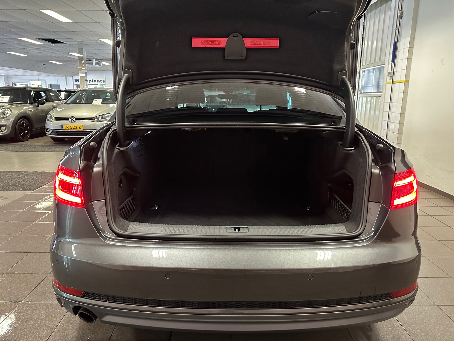 https://www.autokooy.nl//xml/images/39754962-5.JPG