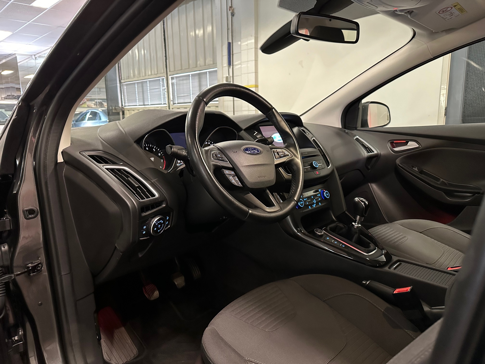 https://www.autokooy.nl//xml/images/40308565-12.JPG