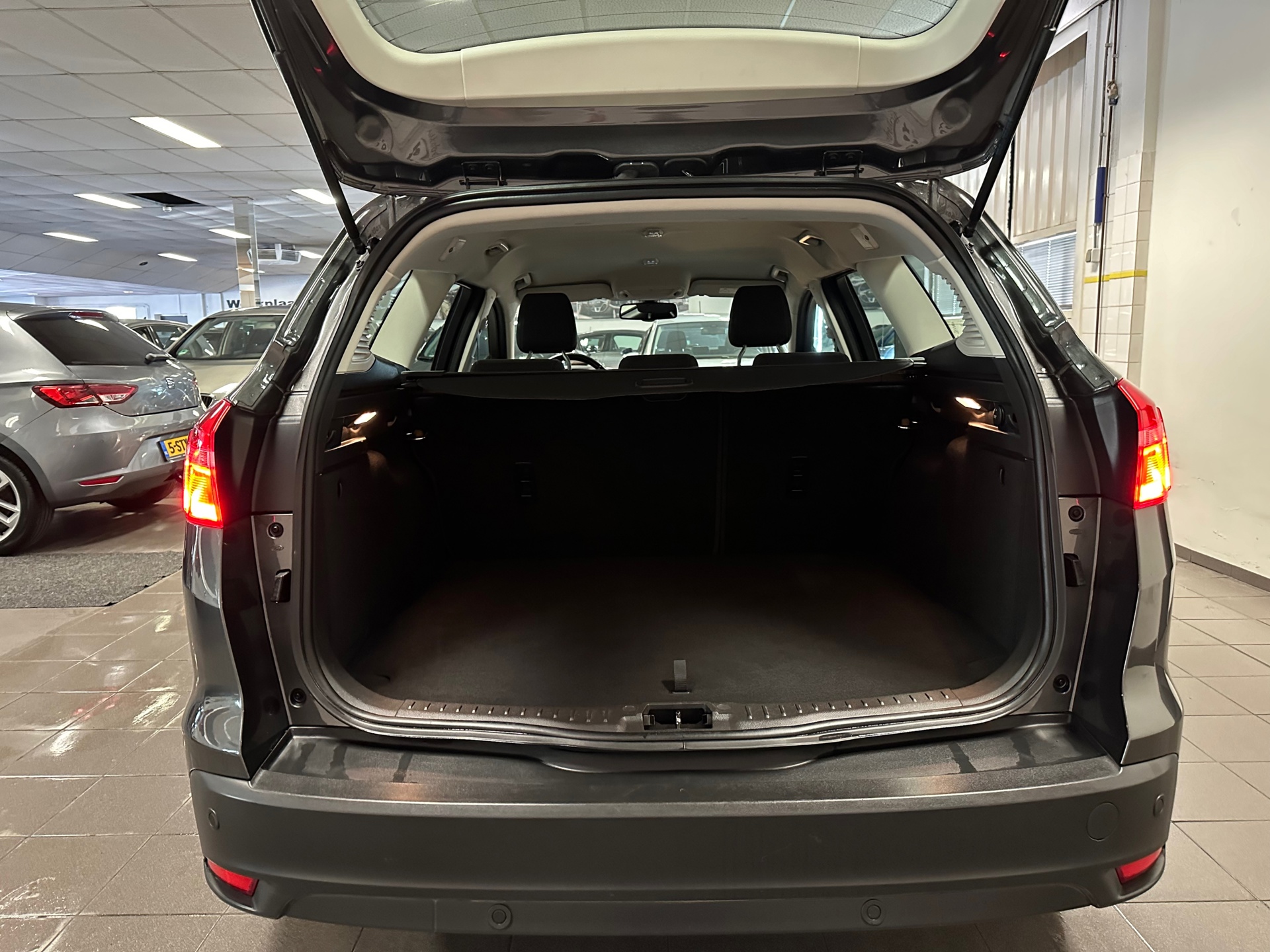 https://www.autokooy.nl//xml/images/40308565-5.JPG