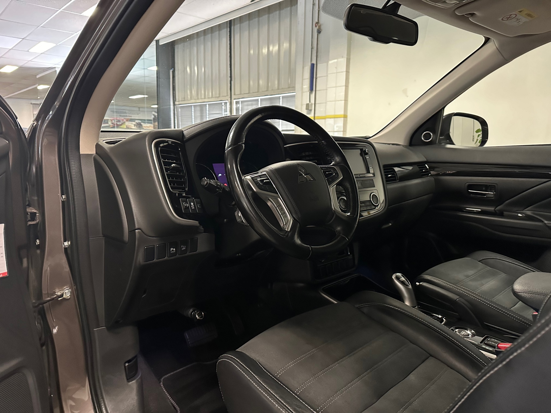 https://www.autokooy.nl//xml/images/40632058-12.JPG