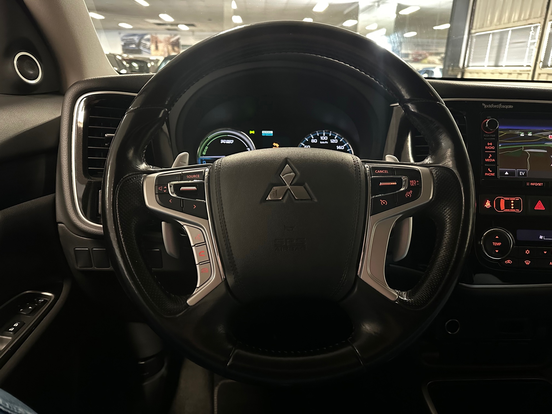 https://www.autokooy.nl//xml/images/40632058-13.JPG