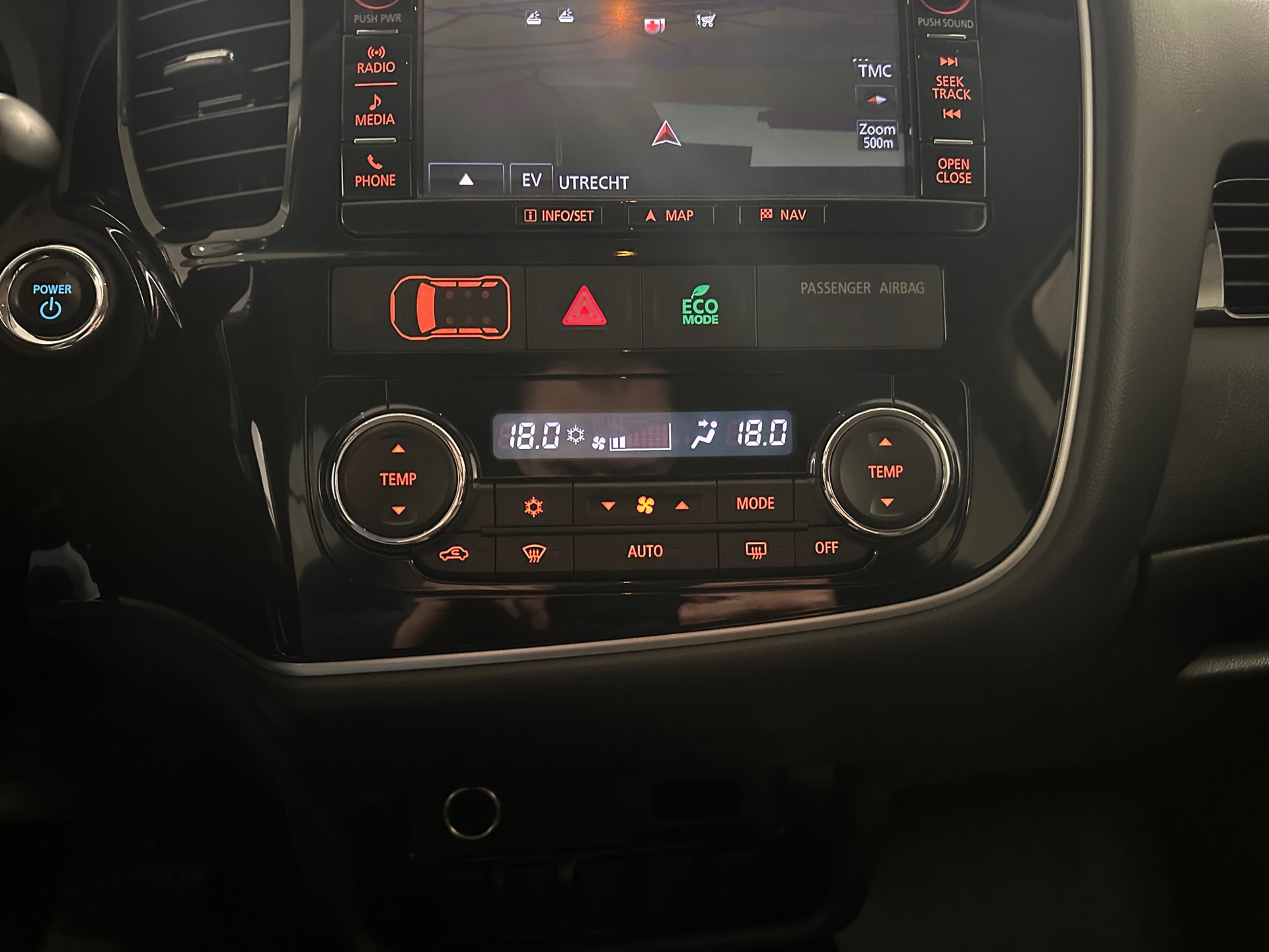 https://www.autokooy.nl//xml/images/40632058-18.JPG