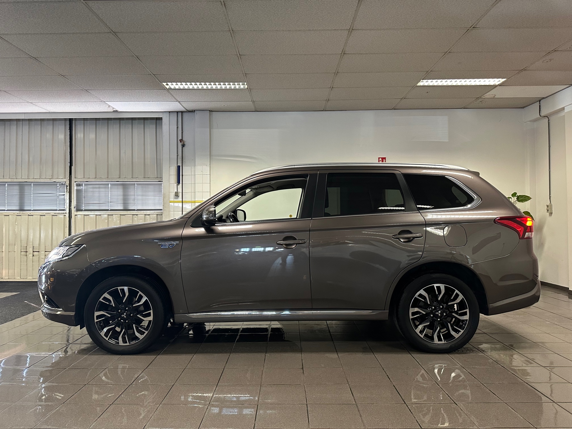 https://www.autokooy.nl//xml/images/40632058-2.JPG