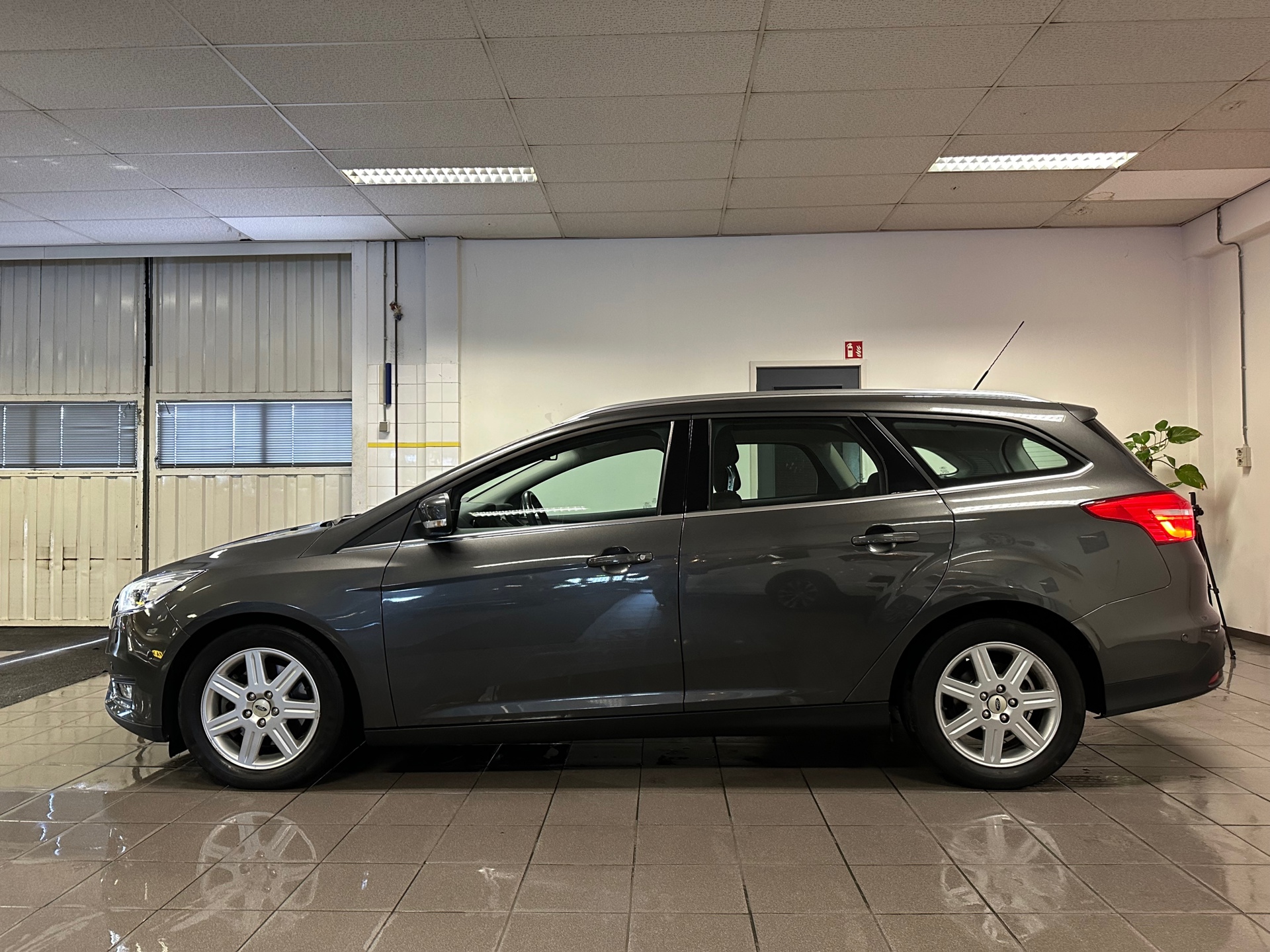 https://www.autokooy.nl//xml/images/40633215-2.JPG