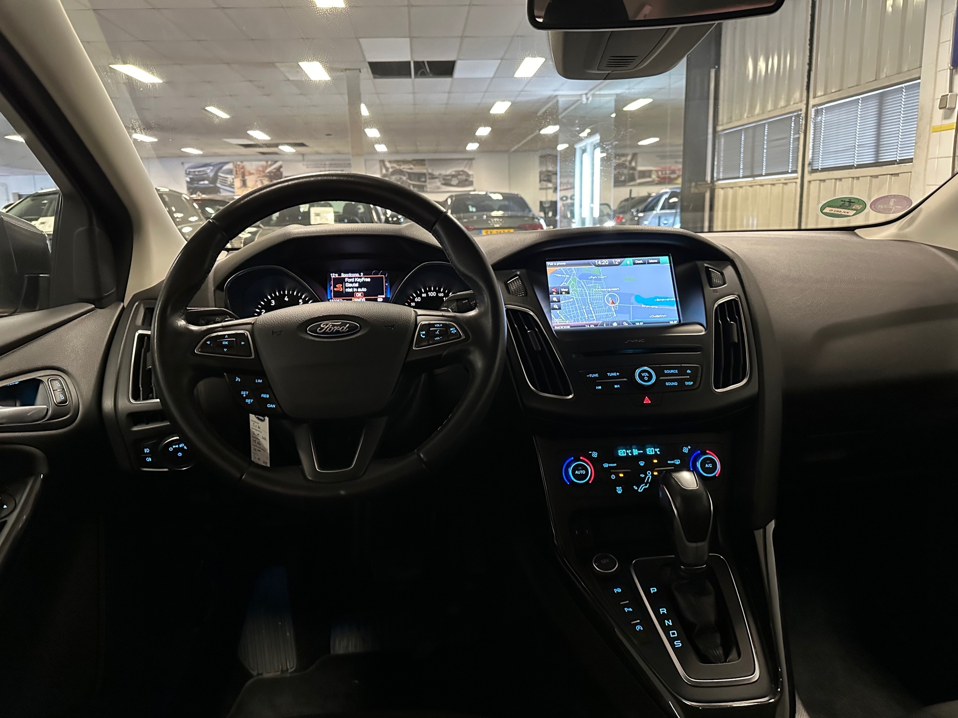 https://www.autokooy.nl//xml/images/40633215-20.JPG