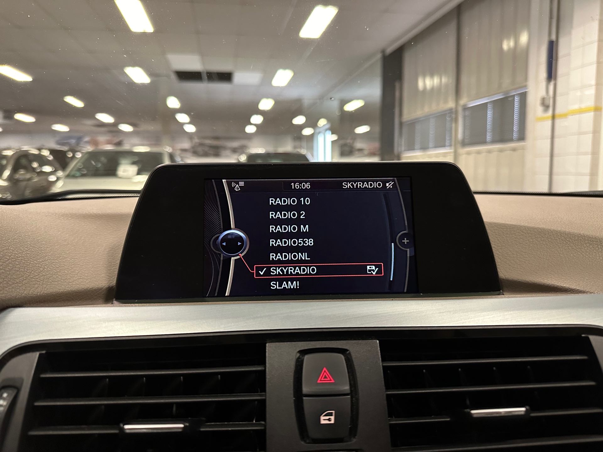 https://www.autokooy.nl//xml/images/41083878-15.JPG