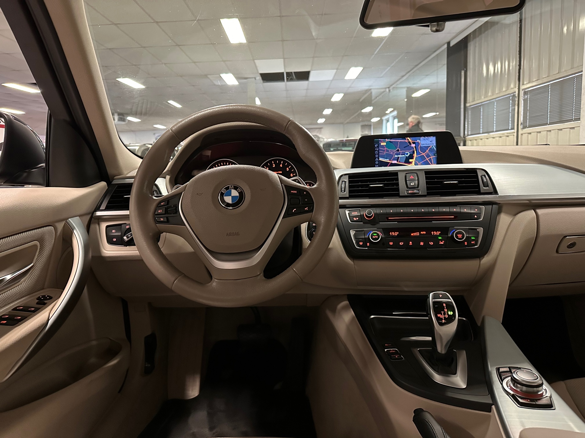 https://www.autokooy.nl//xml/images/41083878-21.JPG