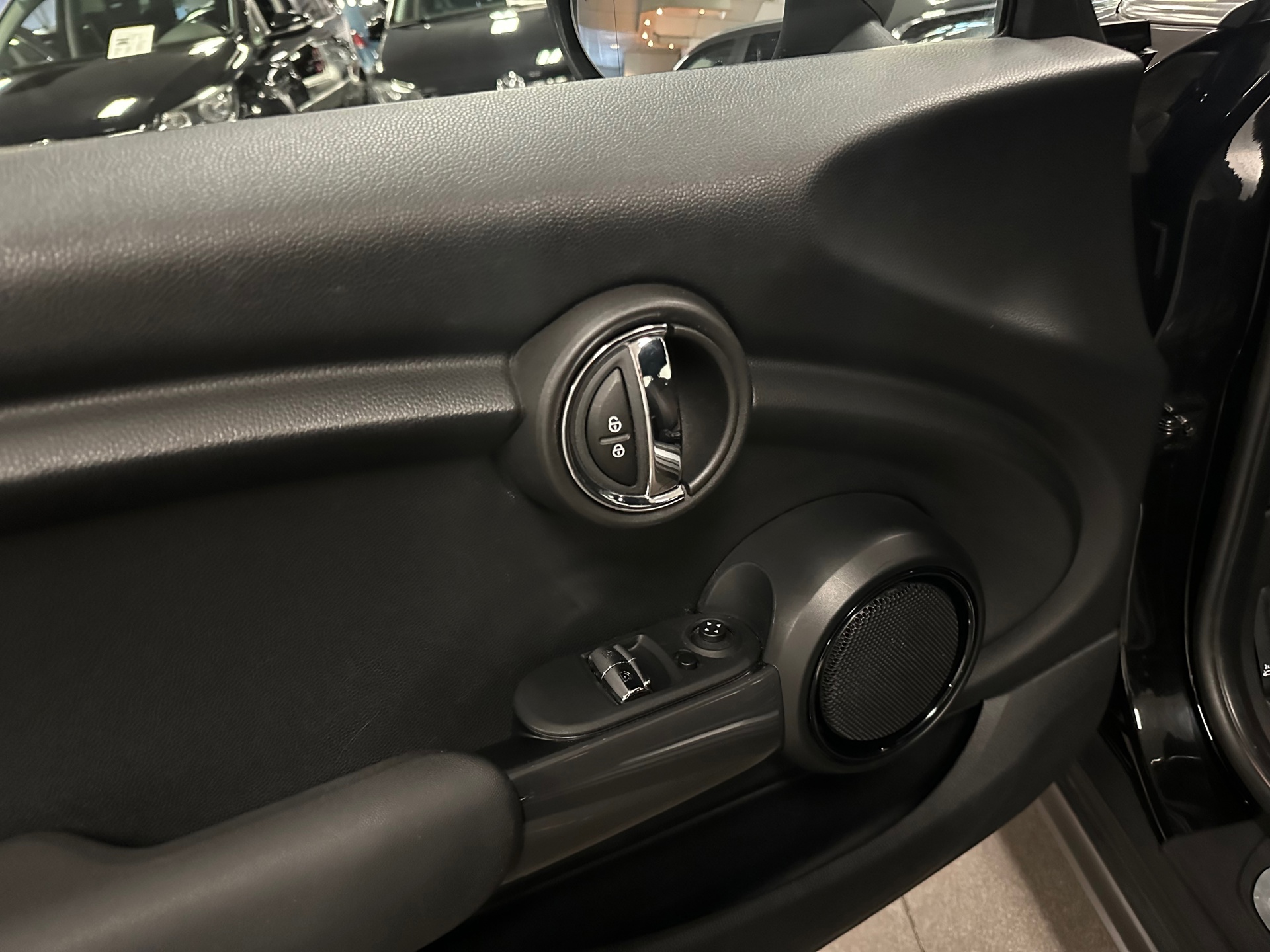 https://www.autokooy.nl//xml/images/41324687-10.JPG