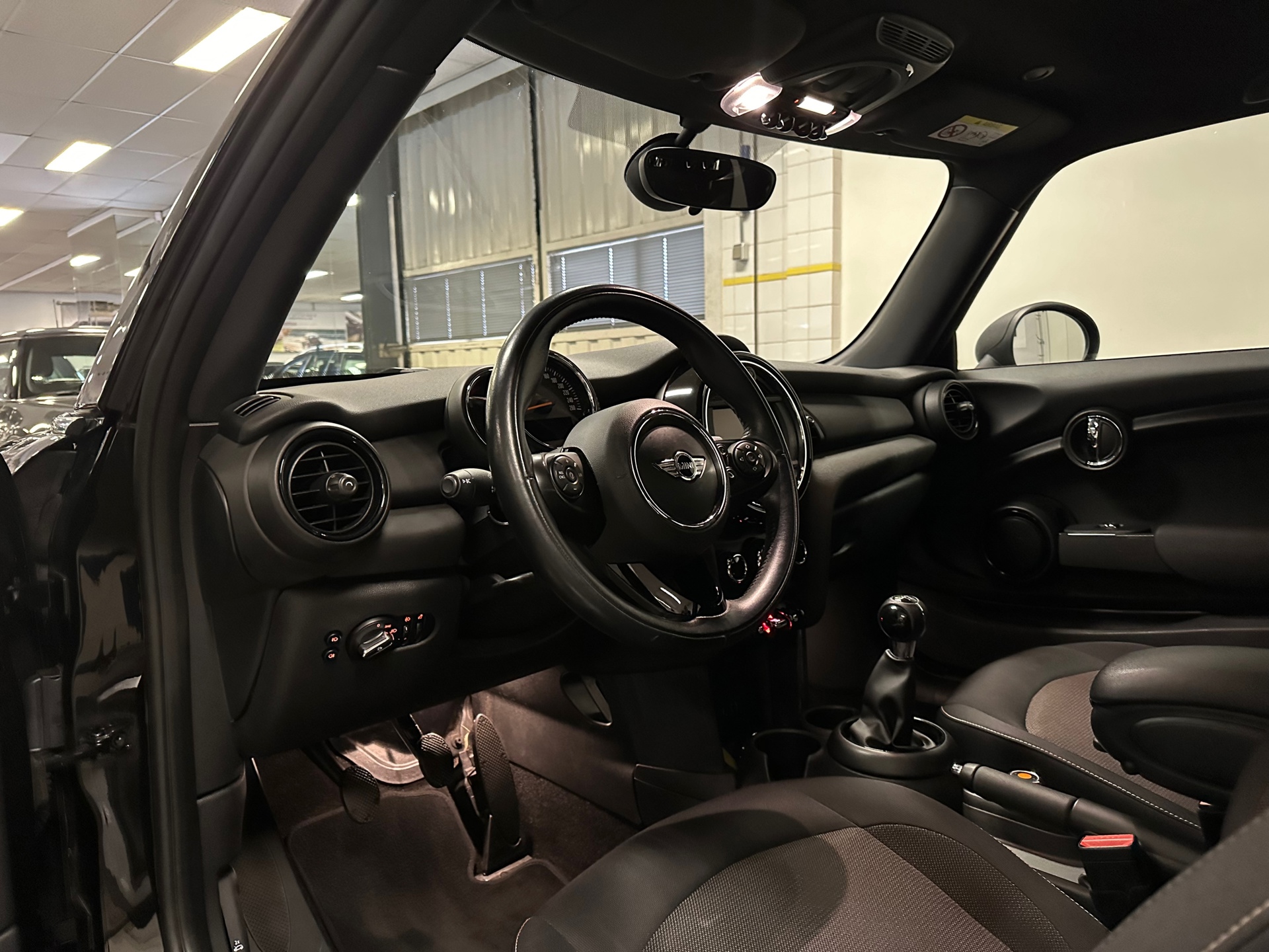https://www.autokooy.nl//xml/images/41324687-12.JPG