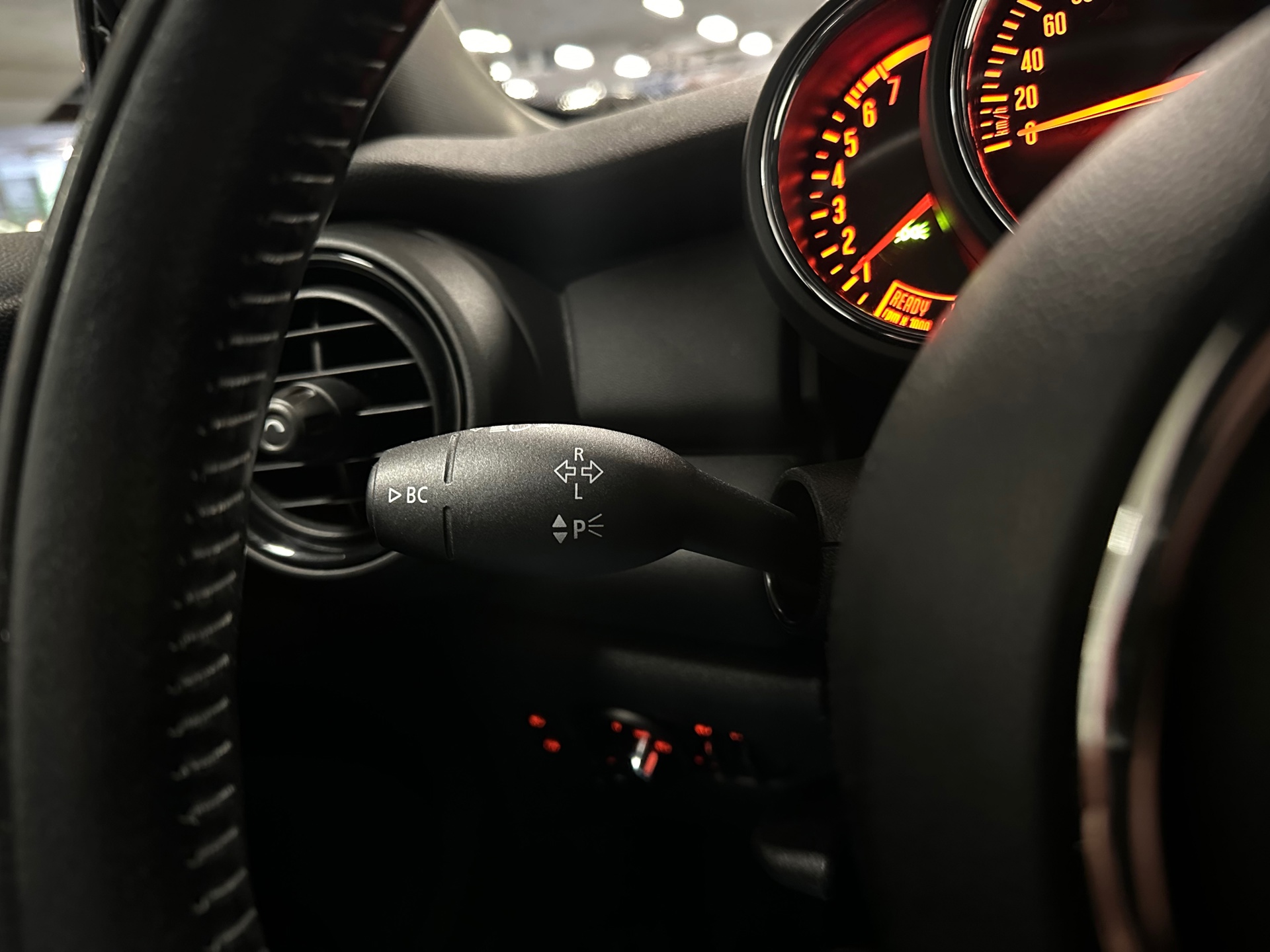 https://www.autokooy.nl//xml/images/41324687-15.JPG