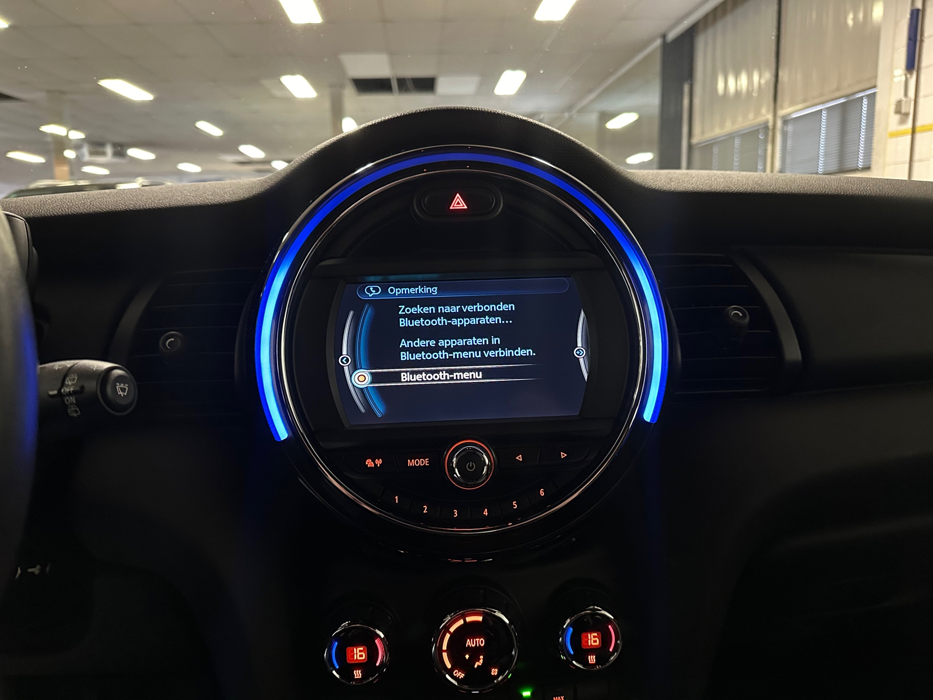 https://www.autokooy.nl//xml/images/41324687-18.JPG