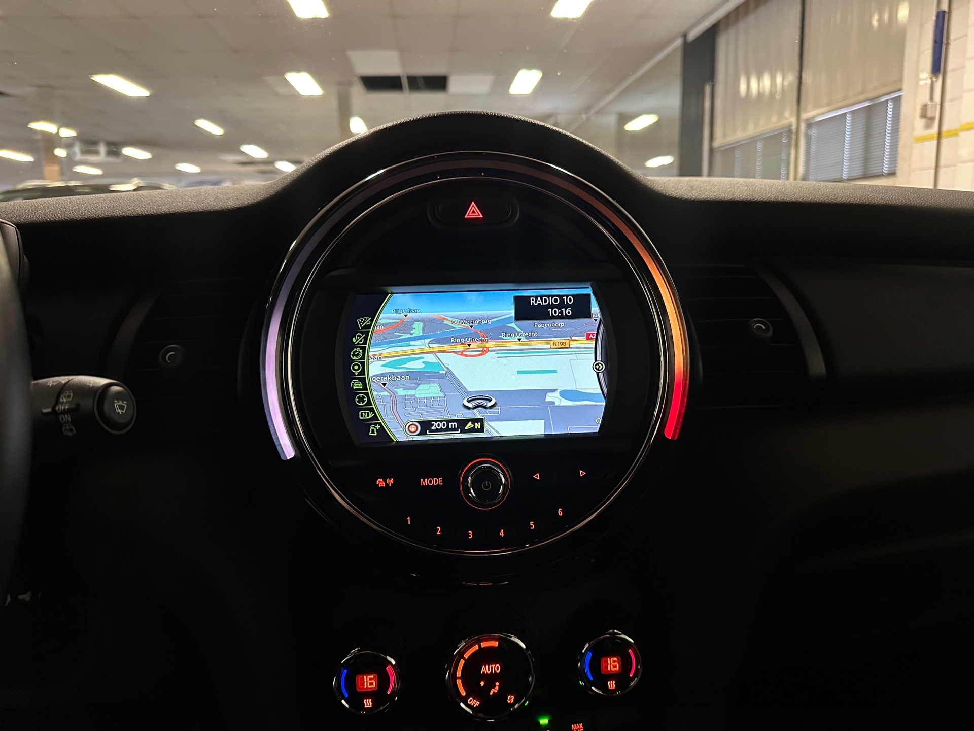 https://www.autokooy.nl//xml/images/41324687-19.JPG