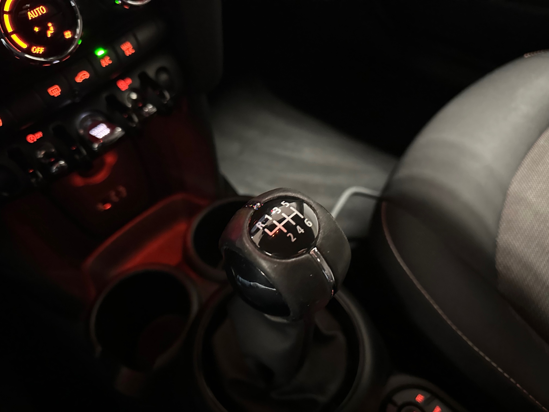 https://www.autokooy.nl//xml/images/41324687-21.JPG