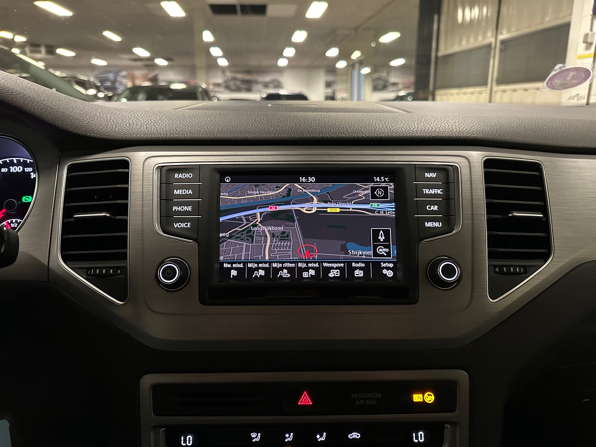 https://www.autokooy.nl//xml/images/41692278-17.JPG
