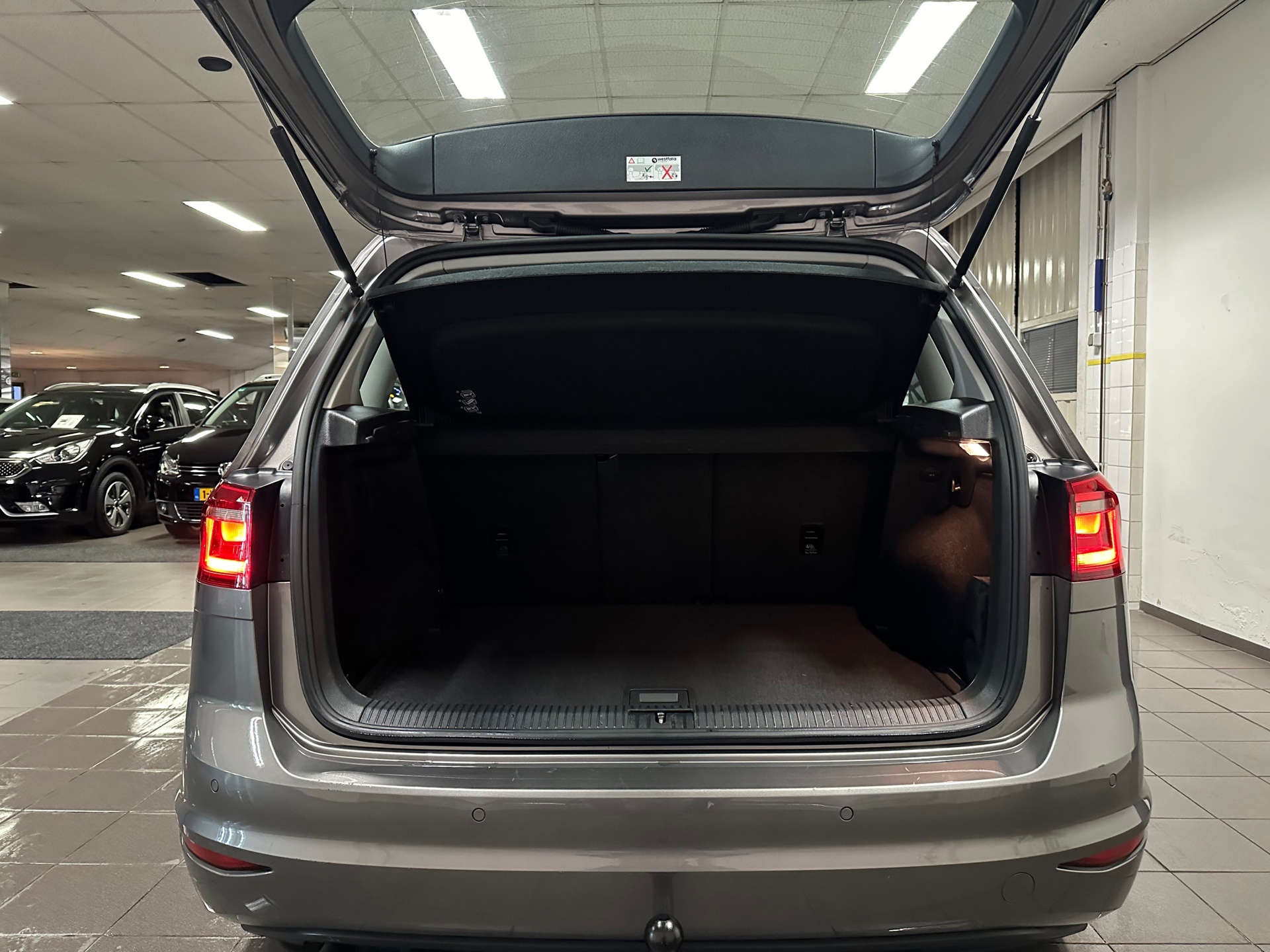 https://www.autokooy.nl//xml/images/41692278-5.JPG