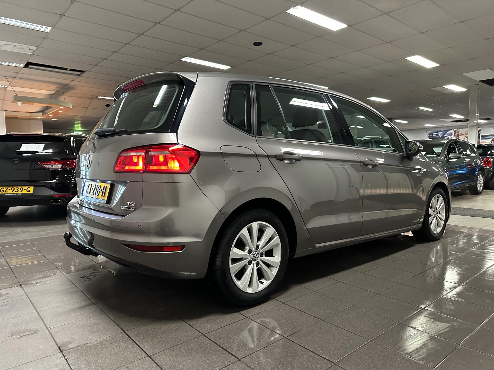 https://www.autokooy.nl//xml/images/41692278-6.JPG