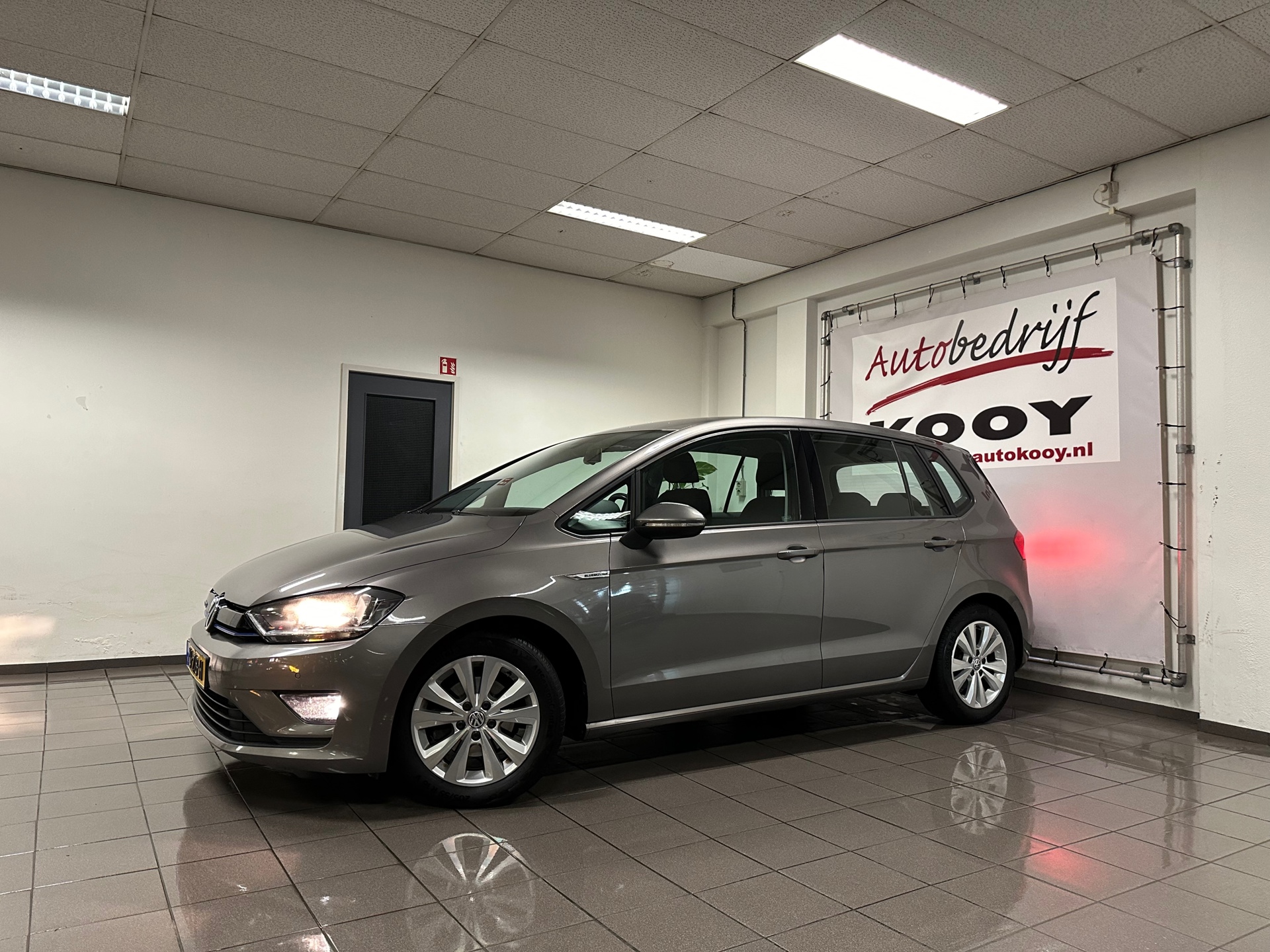 https://www.autokooy.nl//xml/images/41692278-9.JPG