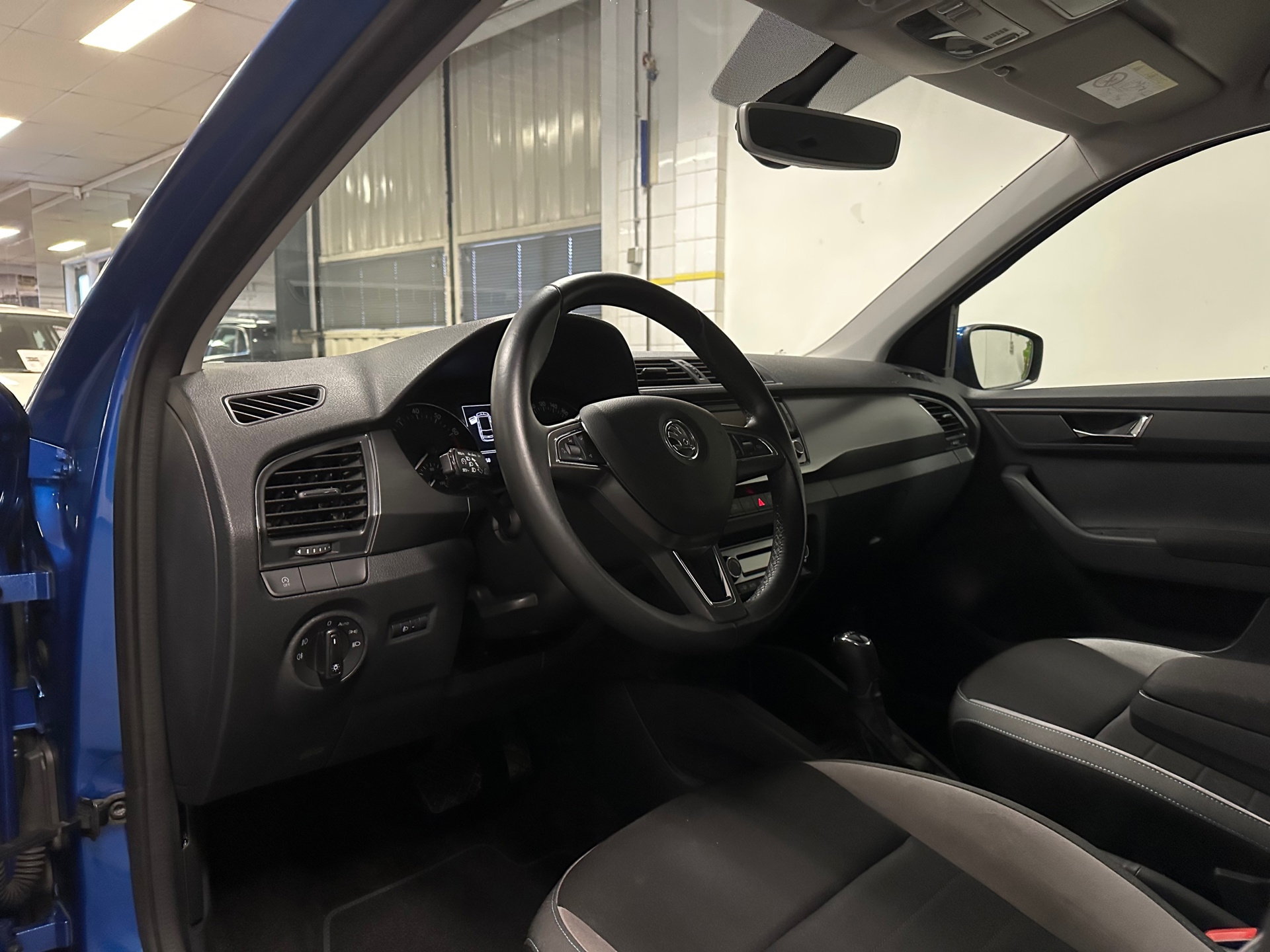 https://www.autokooy.nl//xml/images/42058706-13.JPG