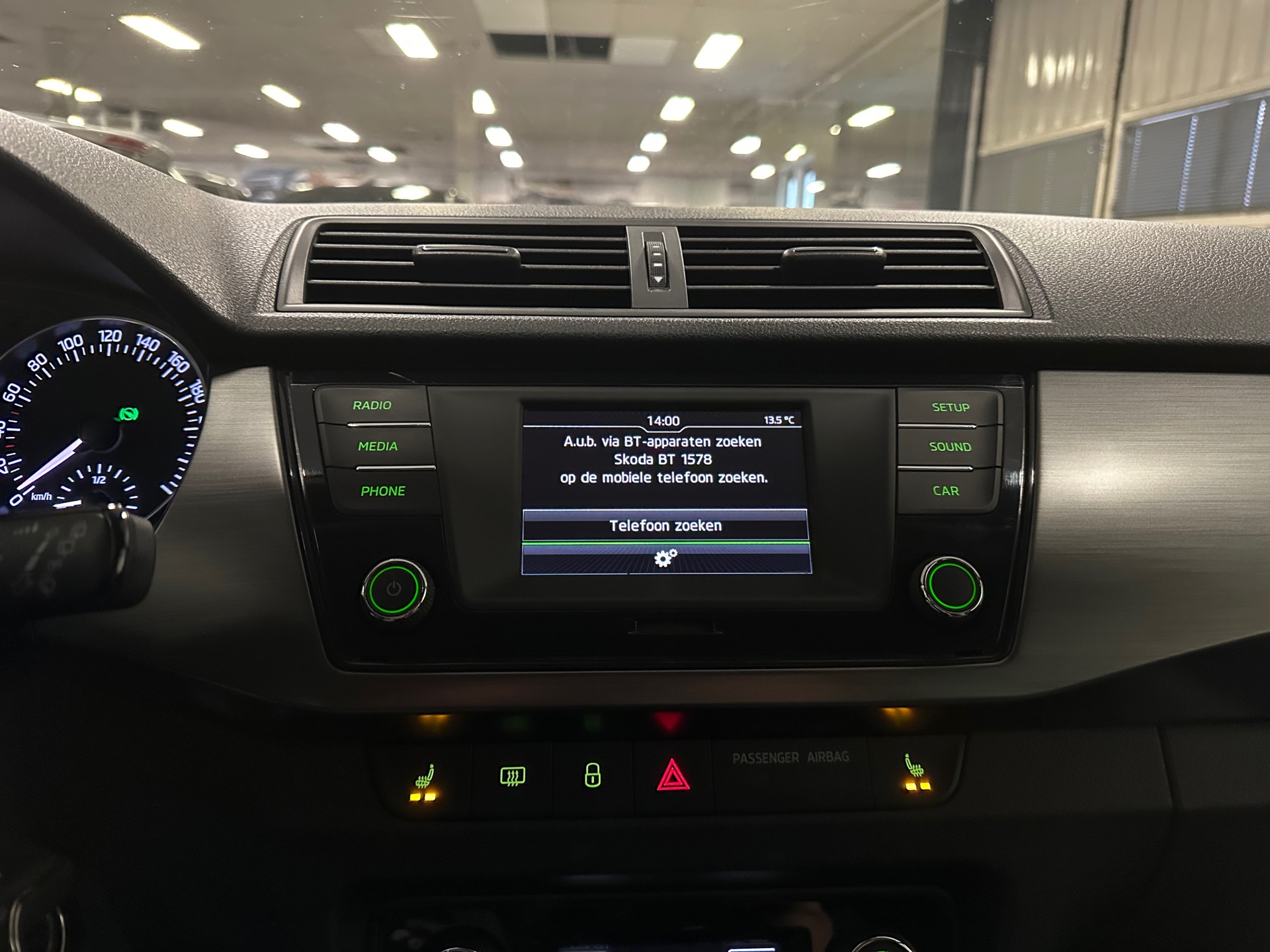https://www.autokooy.nl//xml/images/42058706-18.JPG