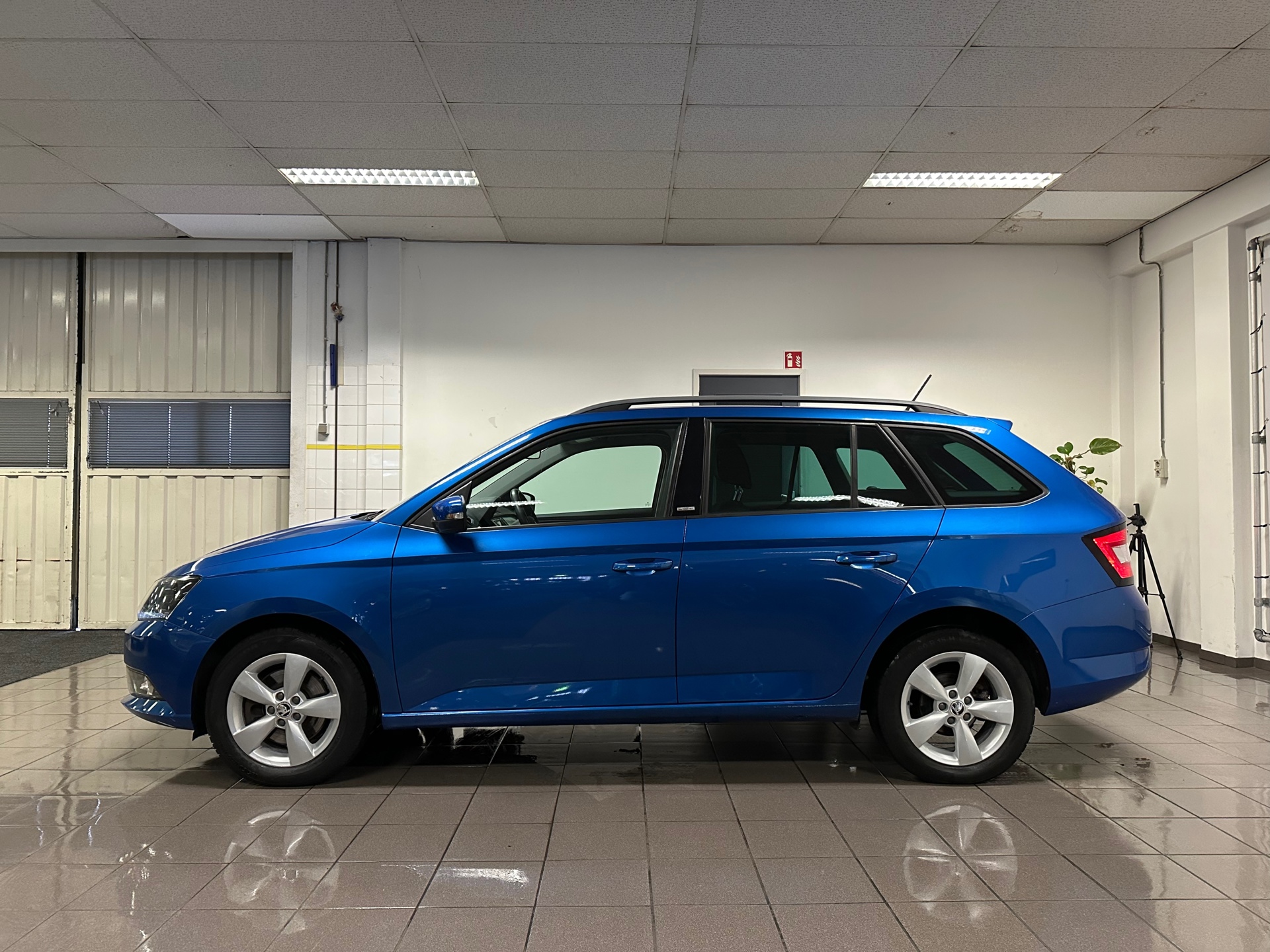 https://www.autokooy.nl//xml/images/42058706-2.JPG