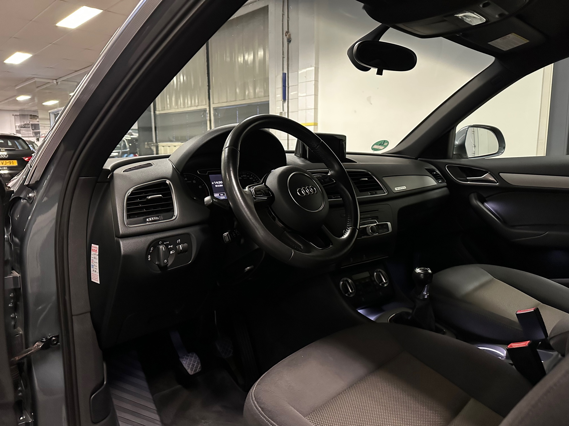 https://www.autokooy.nl//xml/images/42102944-12.JPG
