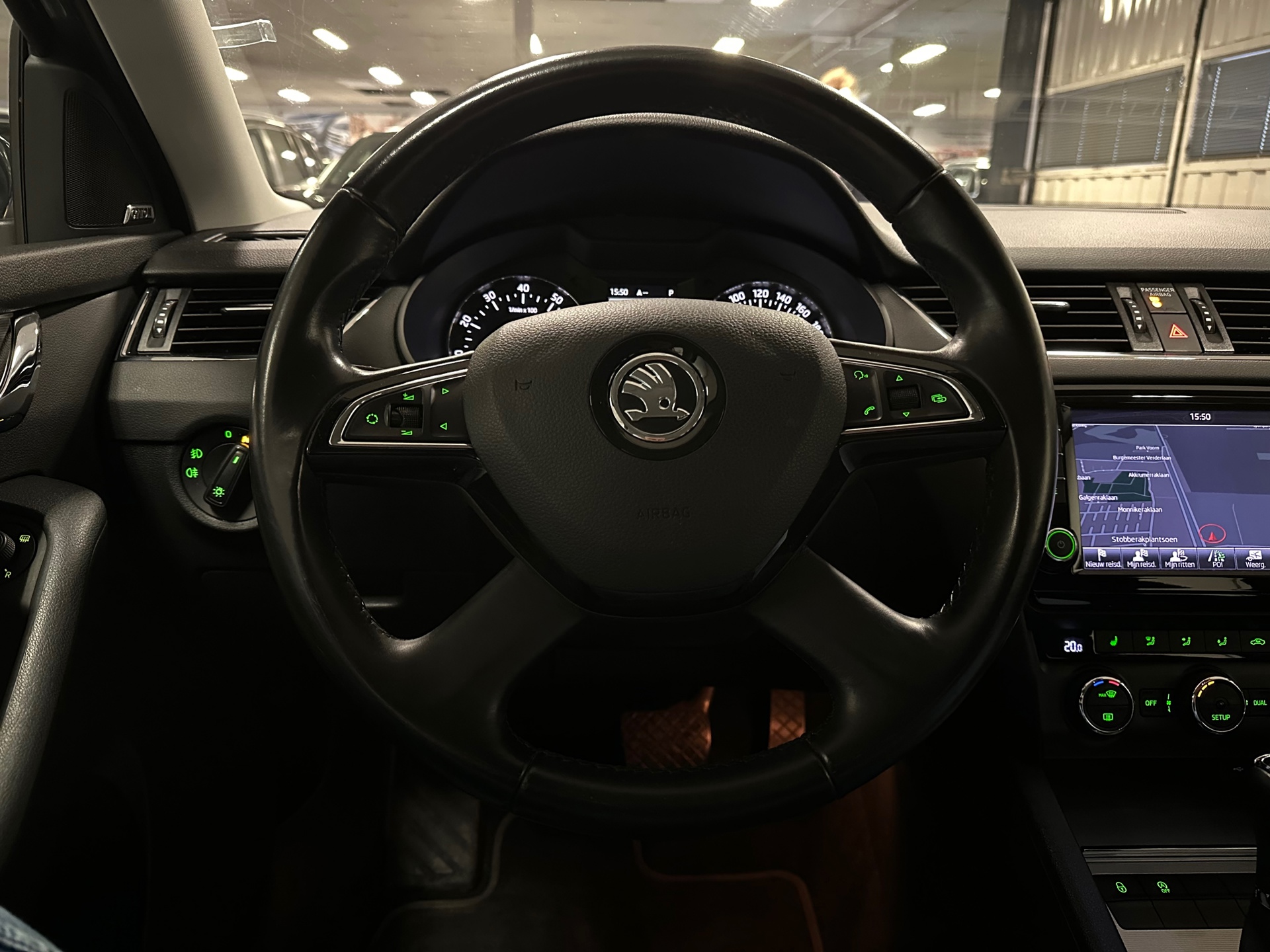 https://www.autokooy.nl//xml/images/42219463-13.JPG