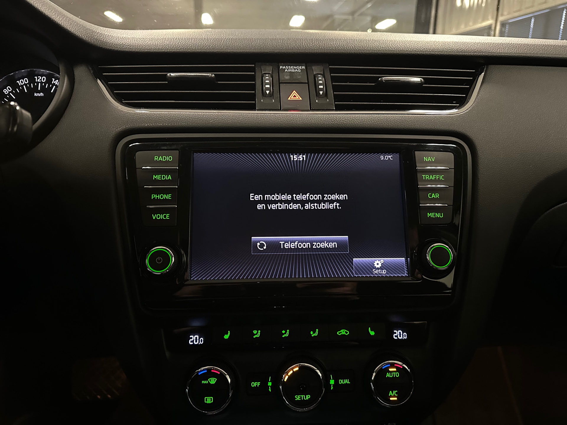 https://www.autokooy.nl//xml/images/42219463-17.JPG