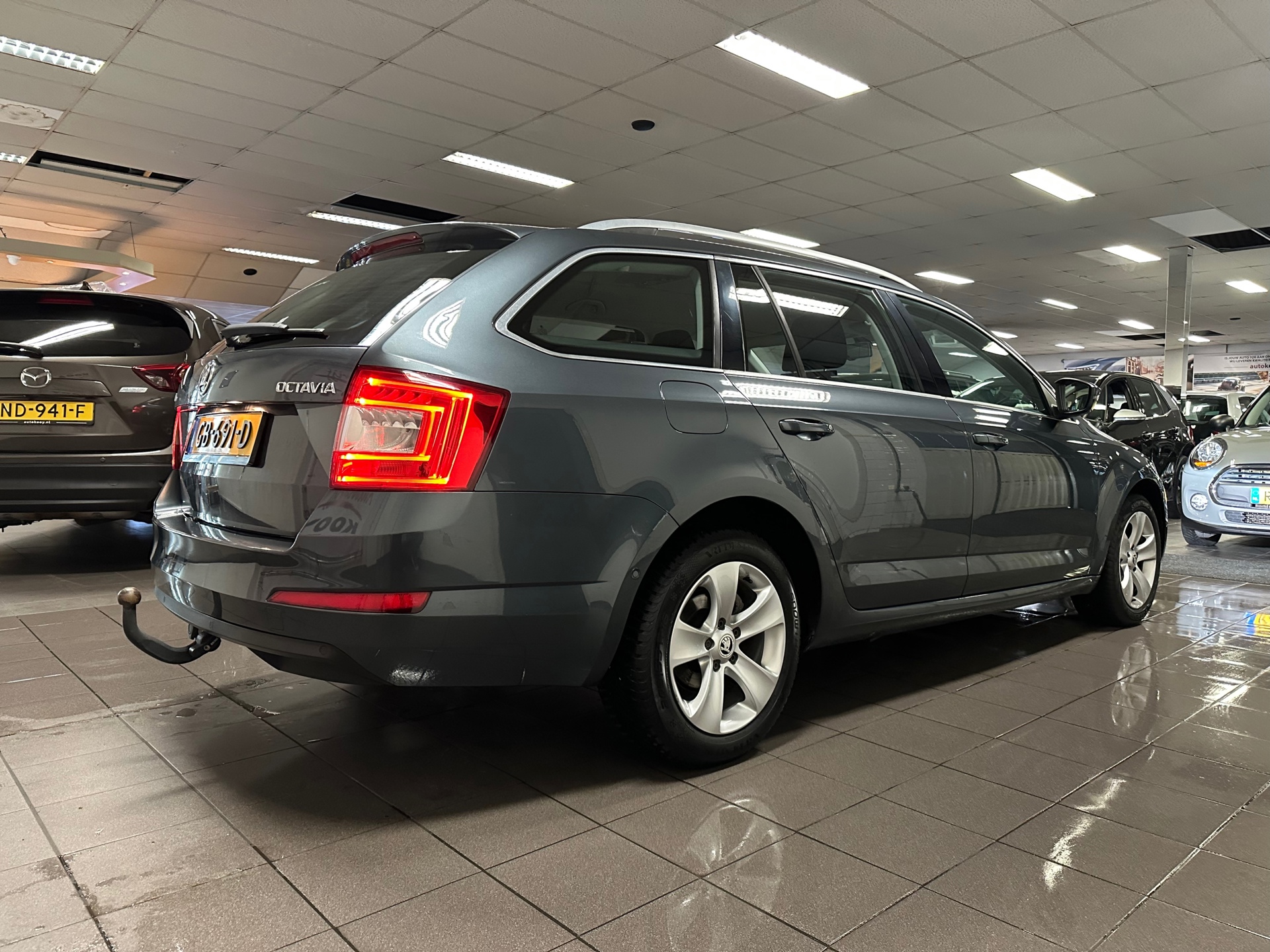 https://www.autokooy.nl//xml/images/42219463-6.JPG