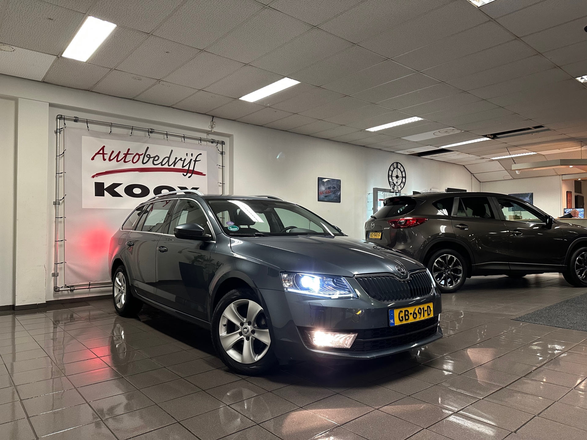 https://www.autokooy.nl//xml/images/42219463-7.JPG