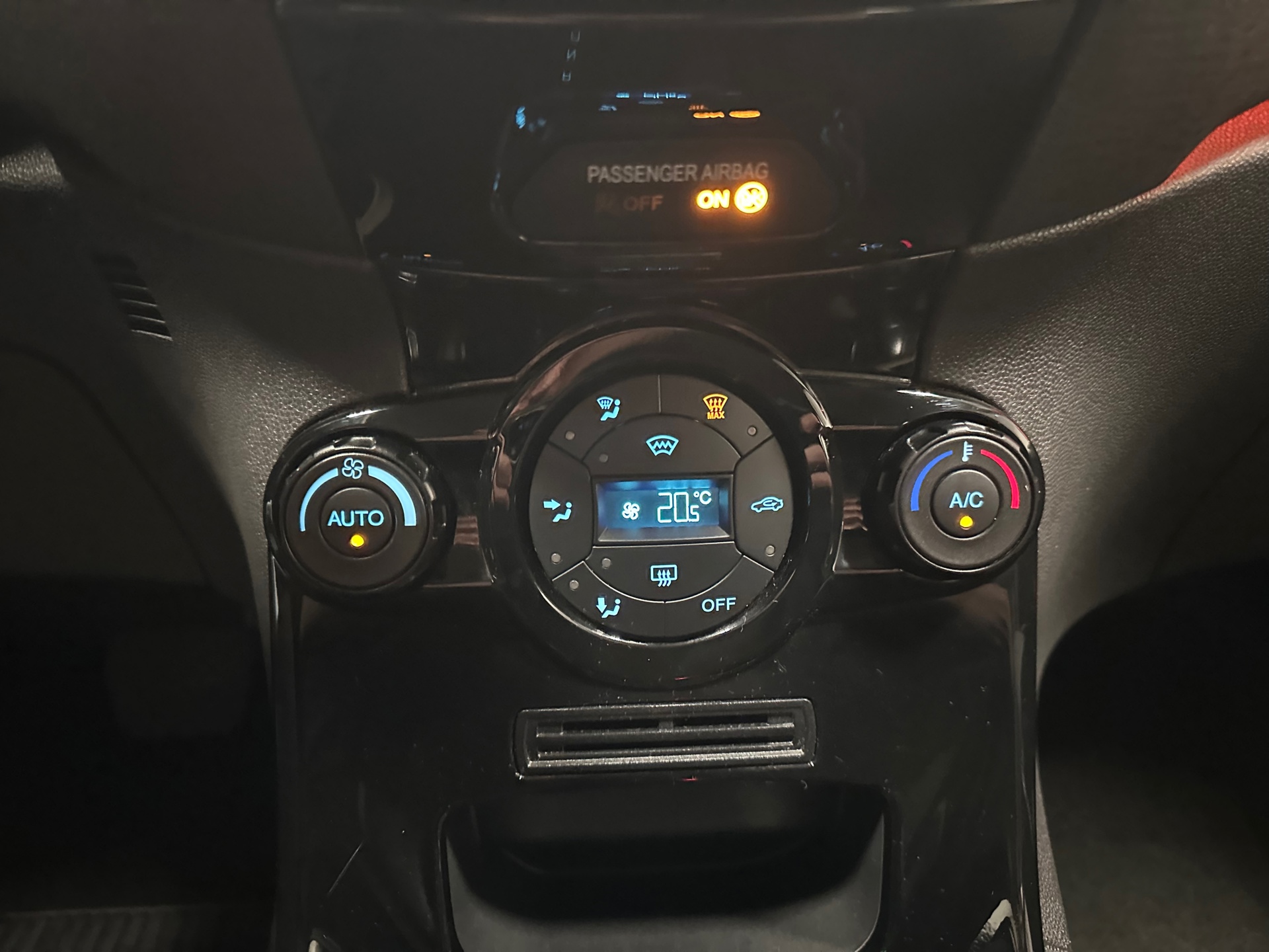 https://www.autokooy.nl//xml/images/42248450-19.JPG