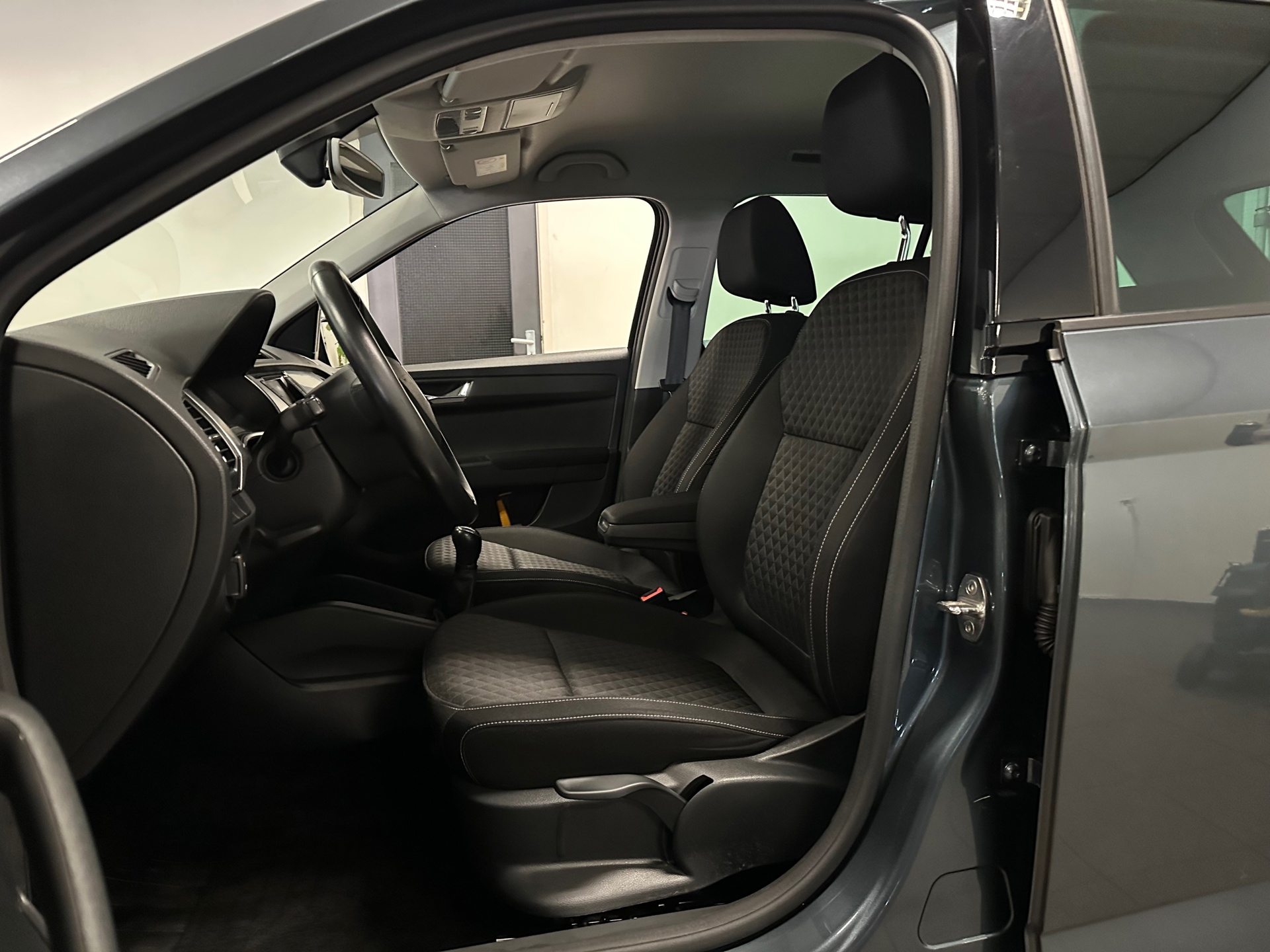 https://www.autokooy.nl//xml/images/42317969-12.JPG