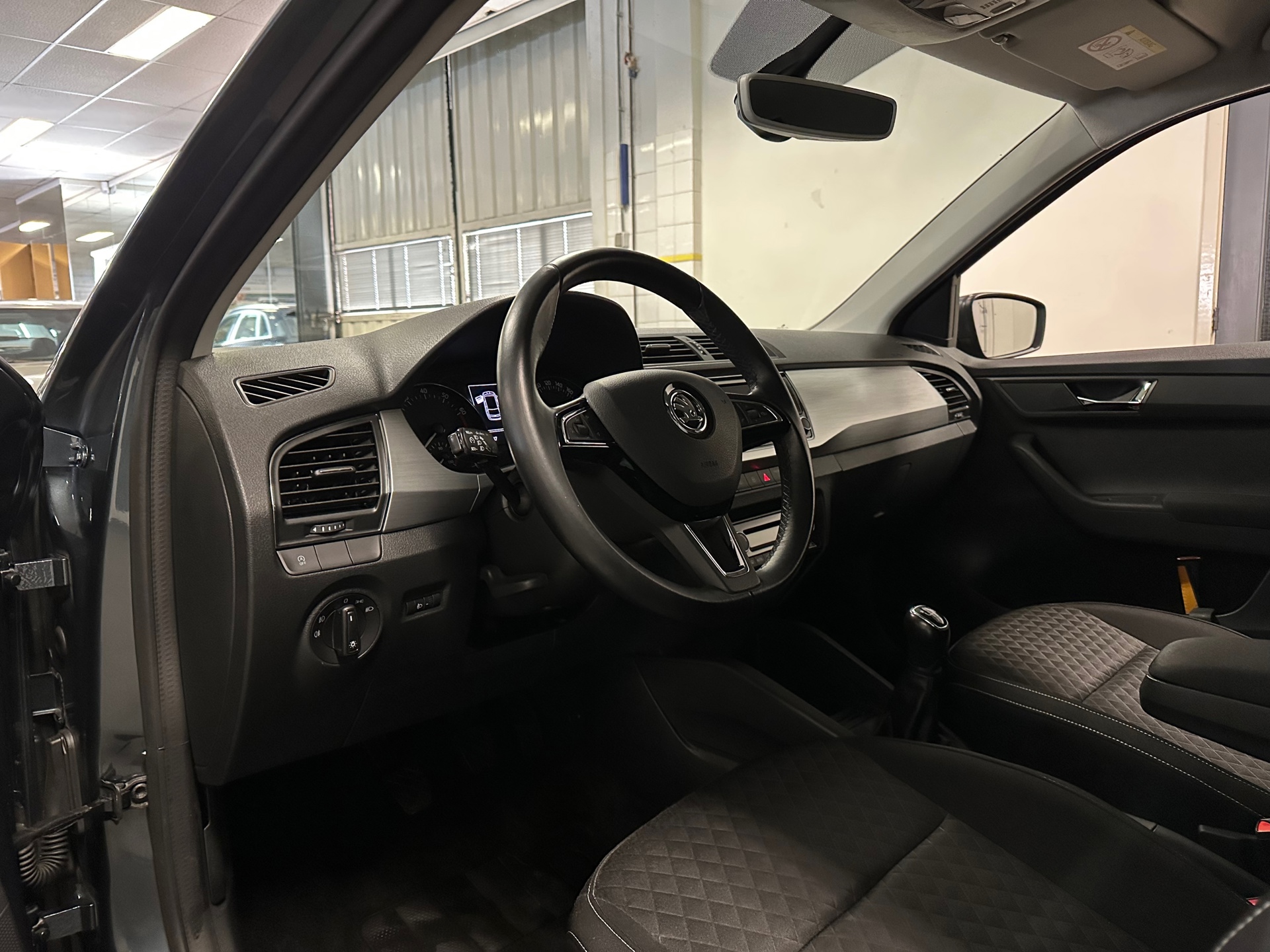 https://www.autokooy.nl//xml/images/42317969-13.JPG