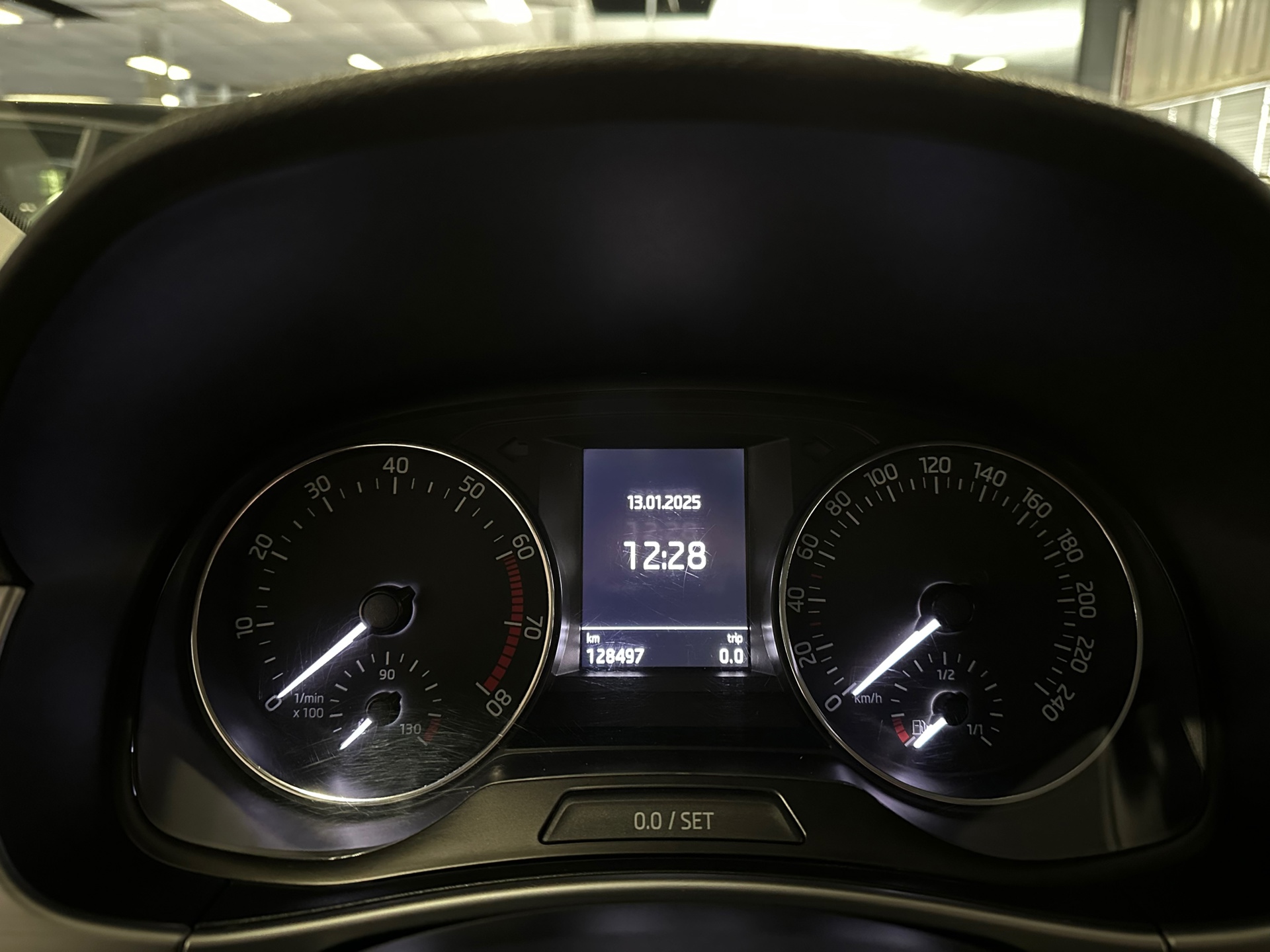 https://www.autokooy.nl//xml/images/42317969-15.JPG
