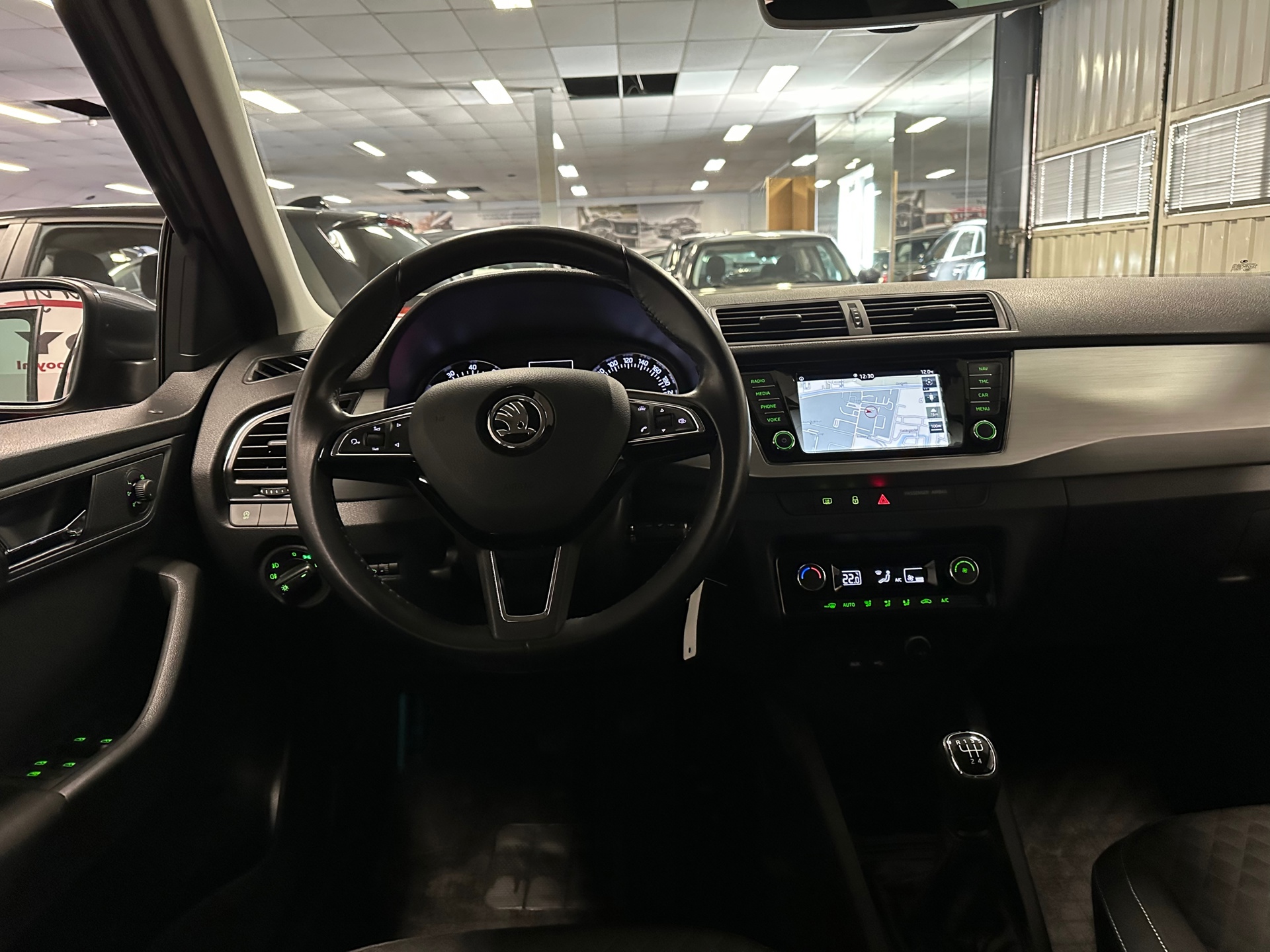 https://www.autokooy.nl//xml/images/42317969-22.JPG