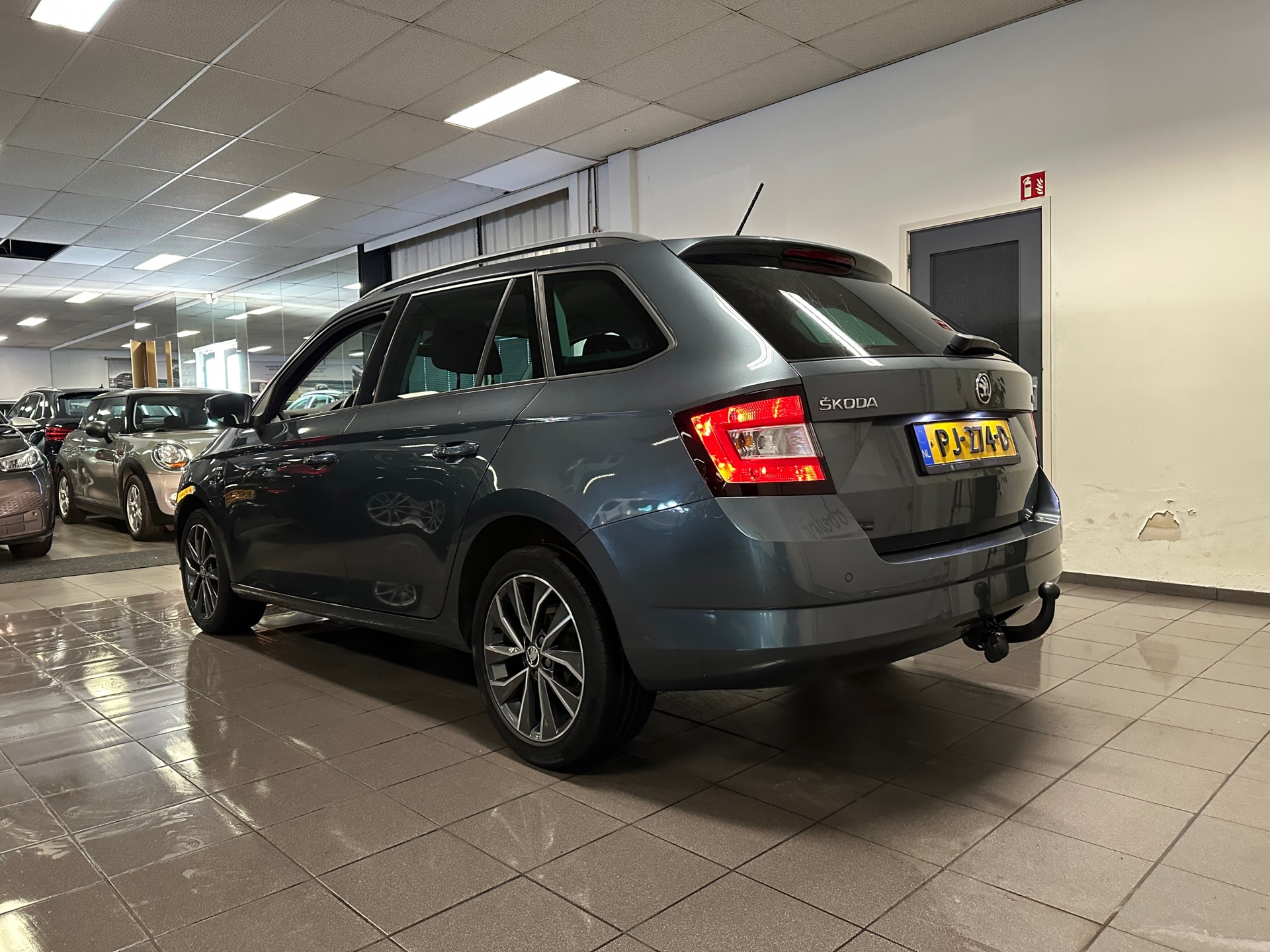 https://www.autokooy.nl//xml/images/42317969-3.JPG