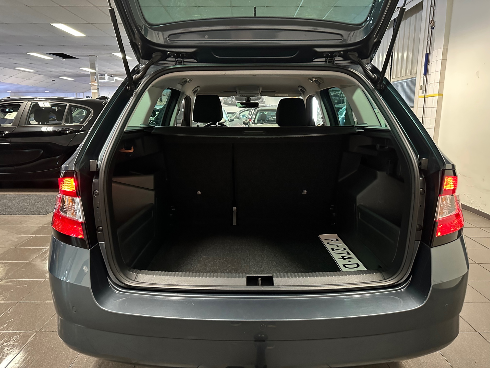 https://www.autokooy.nl//xml/images/42317969-5.JPG