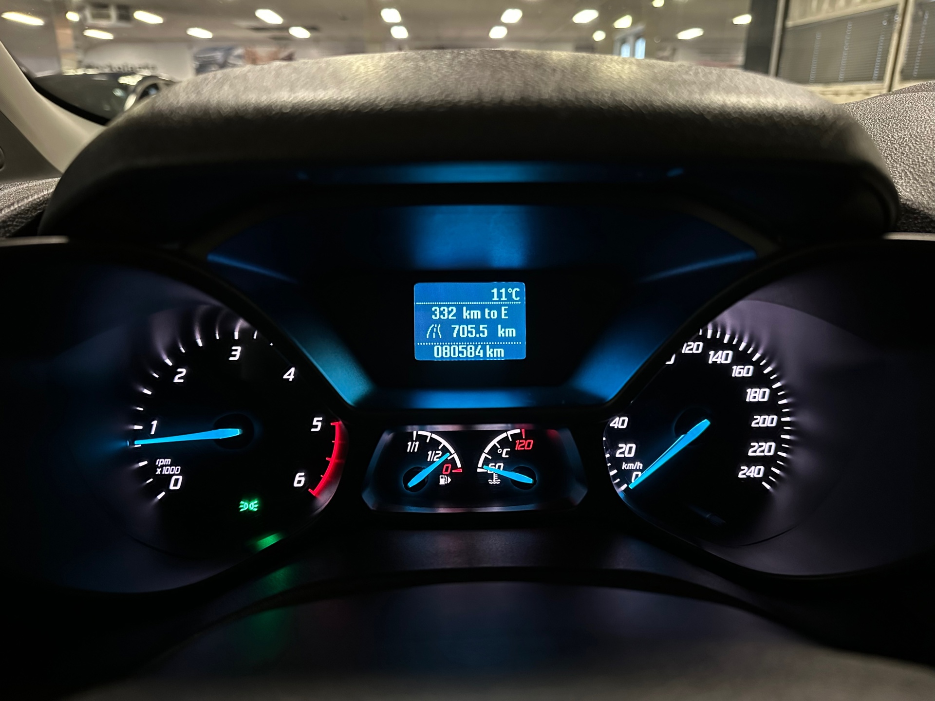 https://www.autokooy.nl//xml/images/42381650-17.JPG