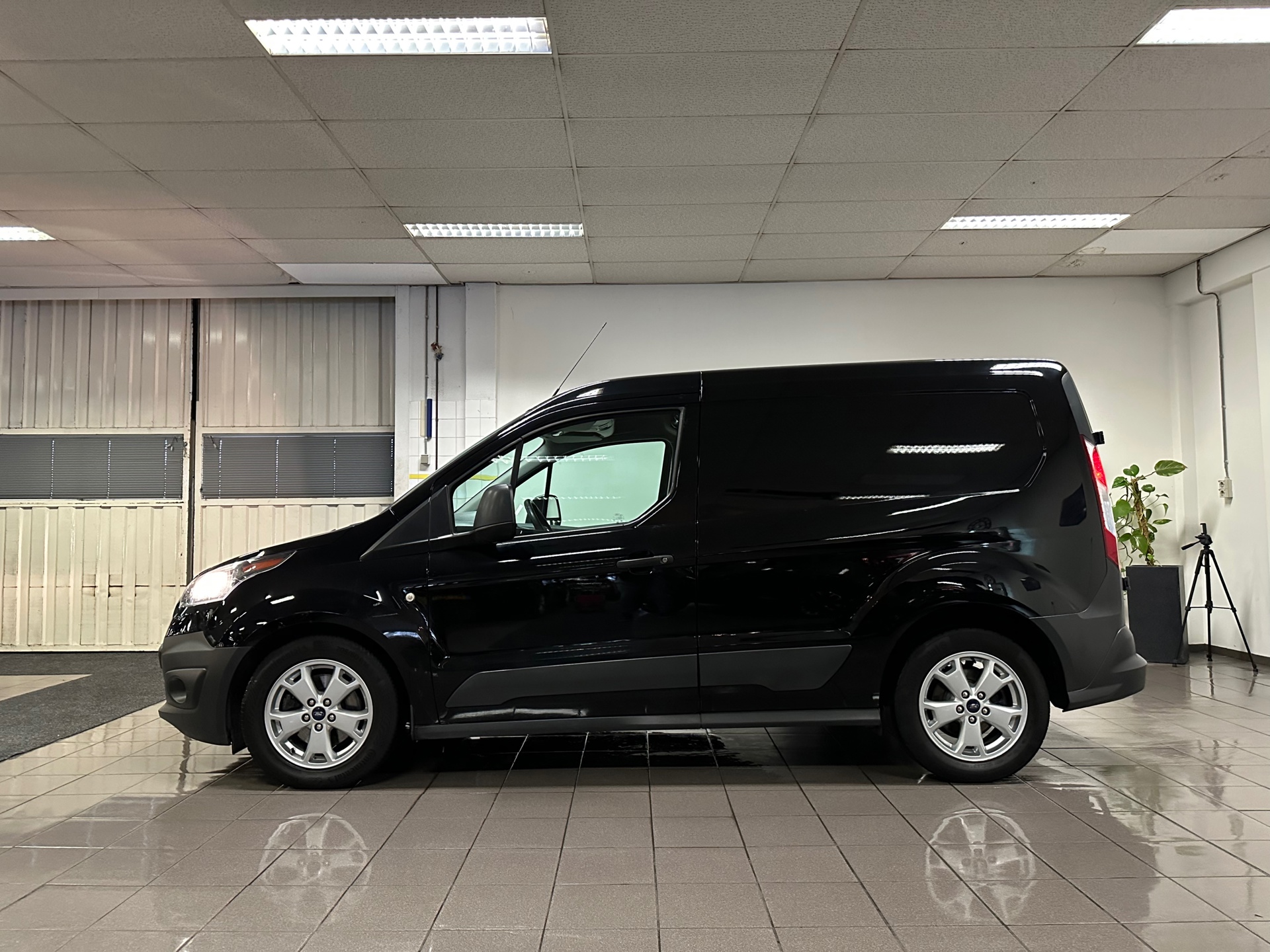 https://www.autokooy.nl//xml/images/42381650-2.JPG
