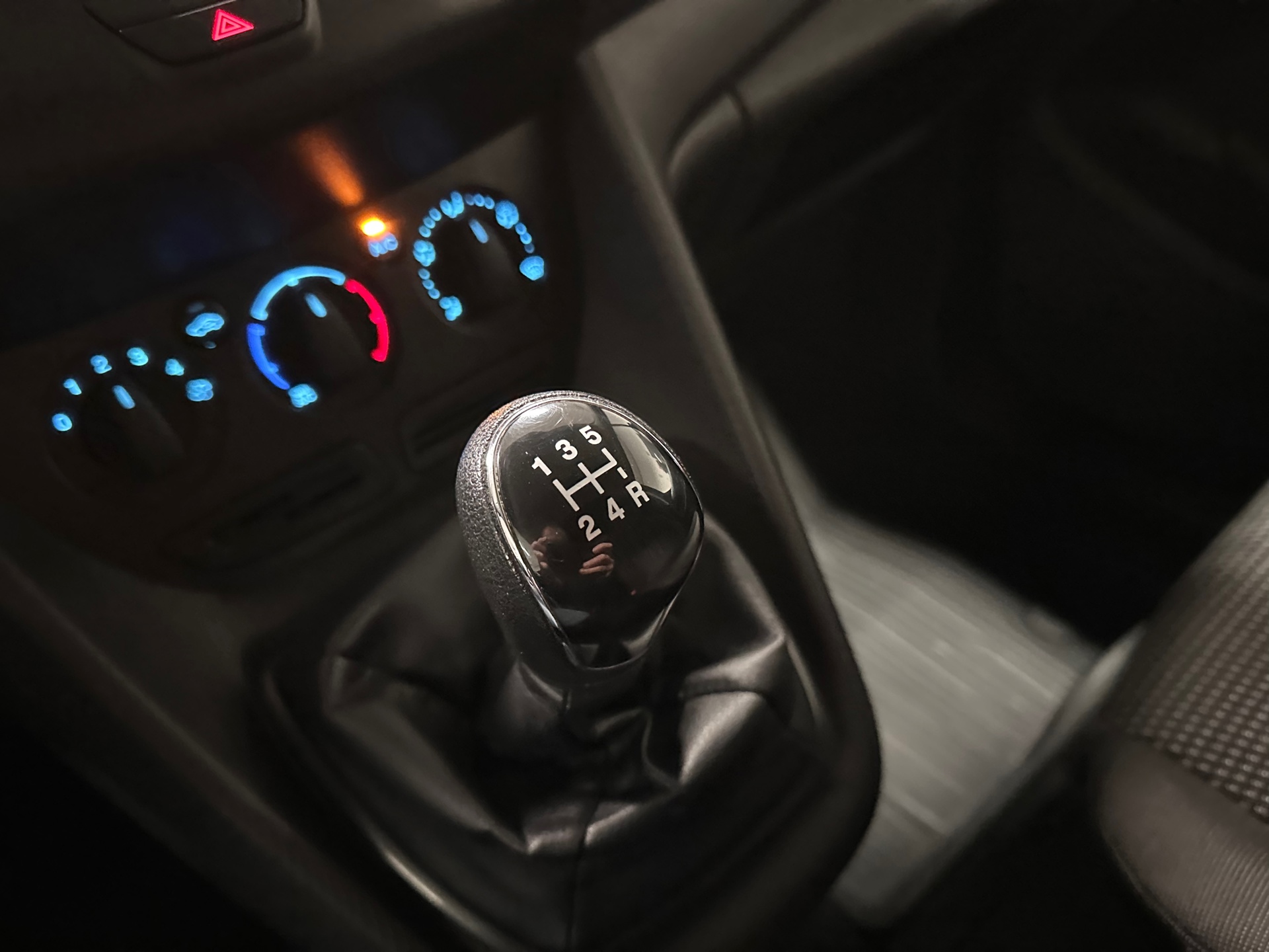 https://www.autokooy.nl//xml/images/42381650-22.JPG