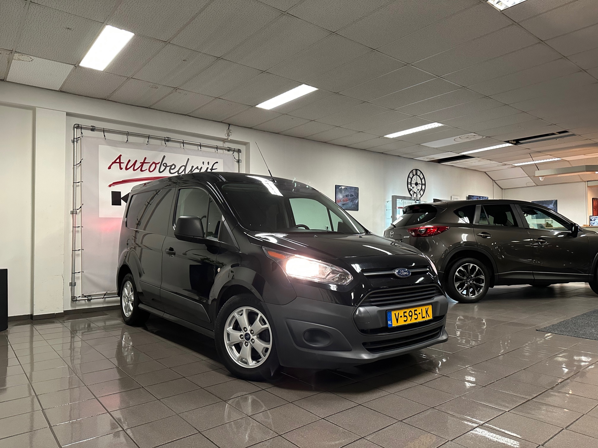 https://www.autokooy.nl//xml/images/42381650-9.JPG