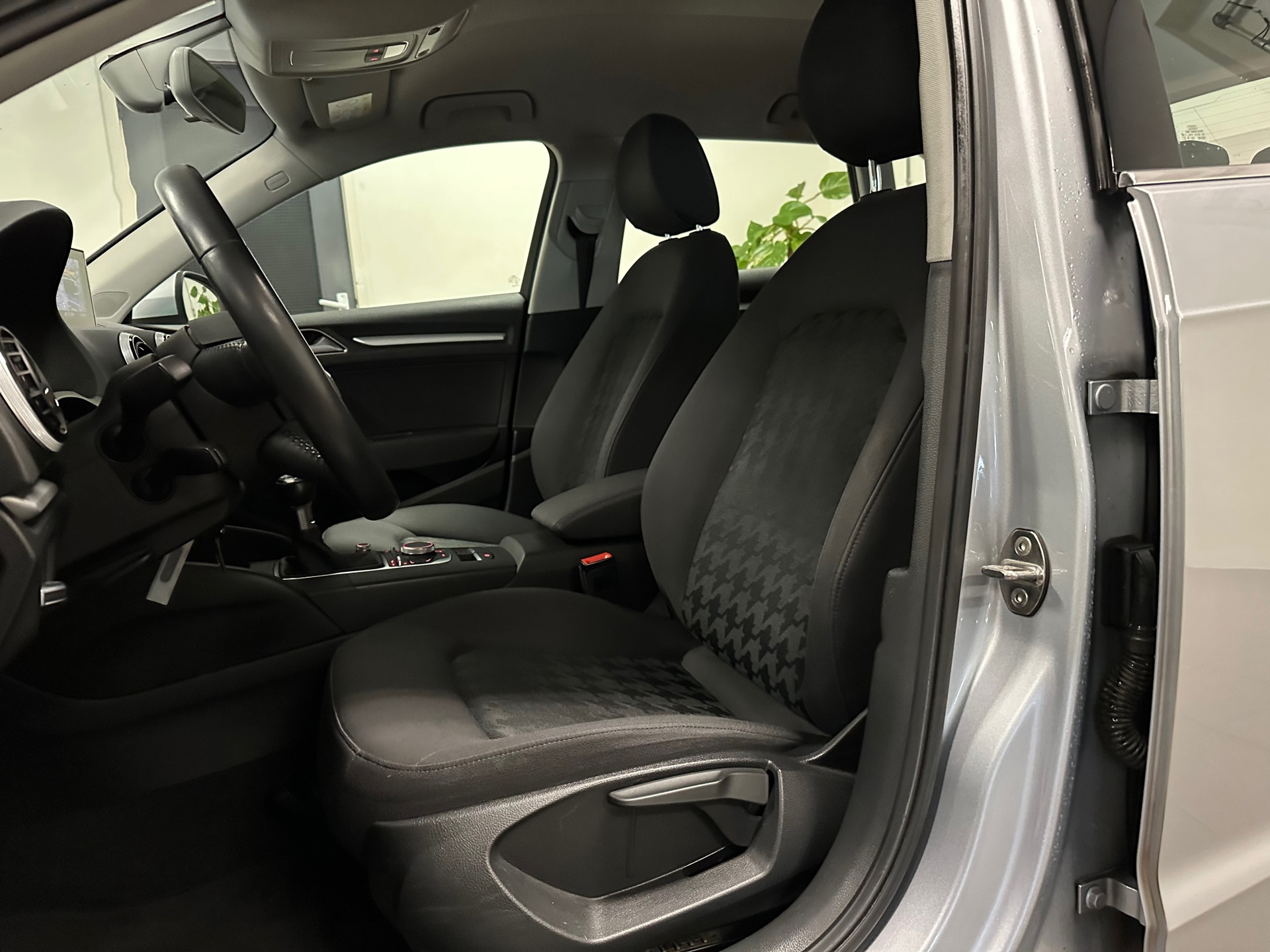 https://www.autokooy.nl//xml/images/42465402-12.JPG