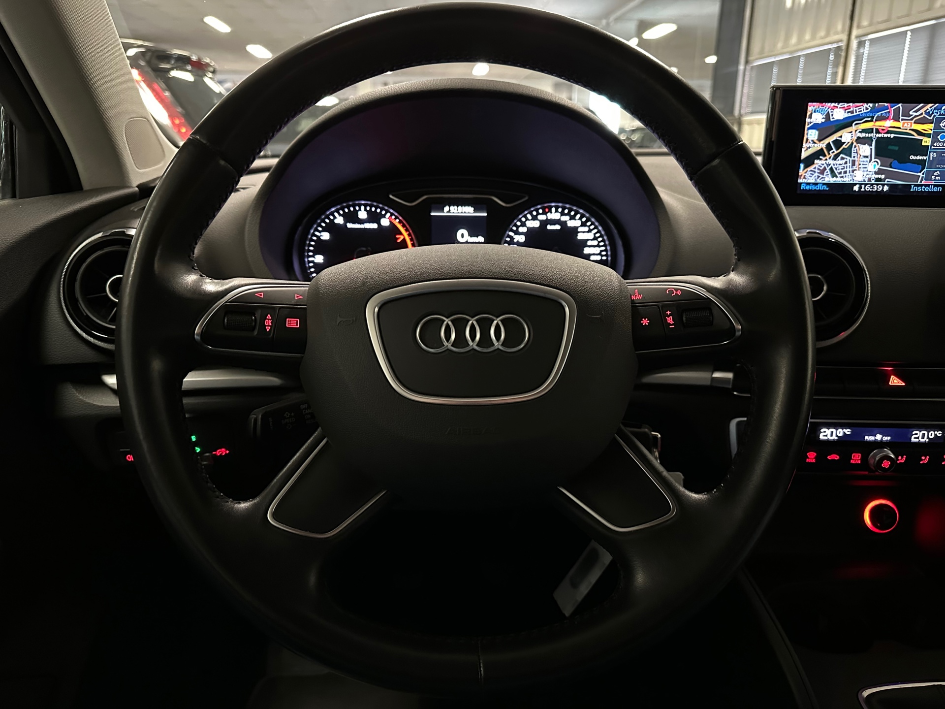 https://www.autokooy.nl//xml/images/42465402-14.JPG