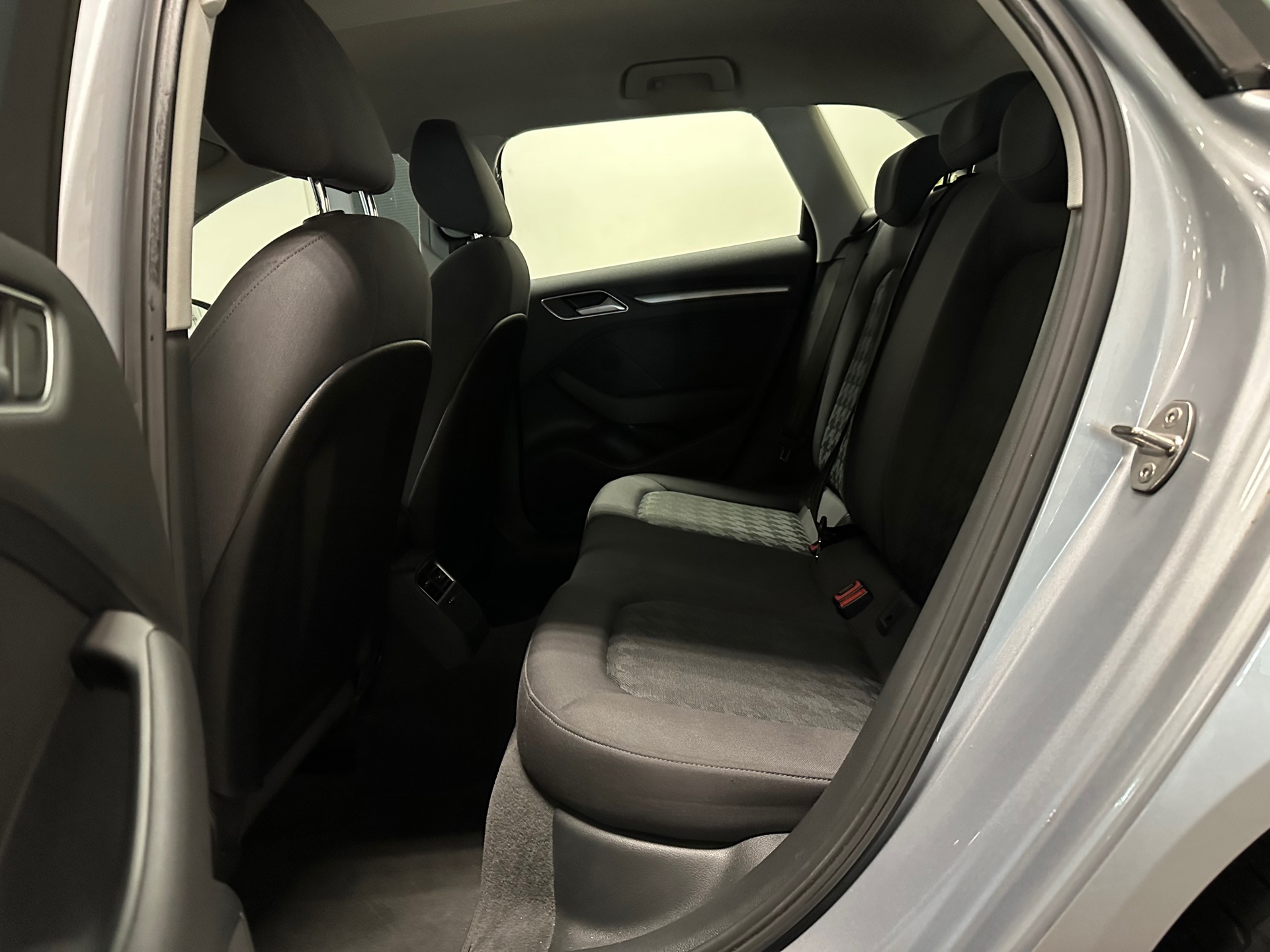 https://www.autokooy.nl//xml/images/42465402-22.JPG