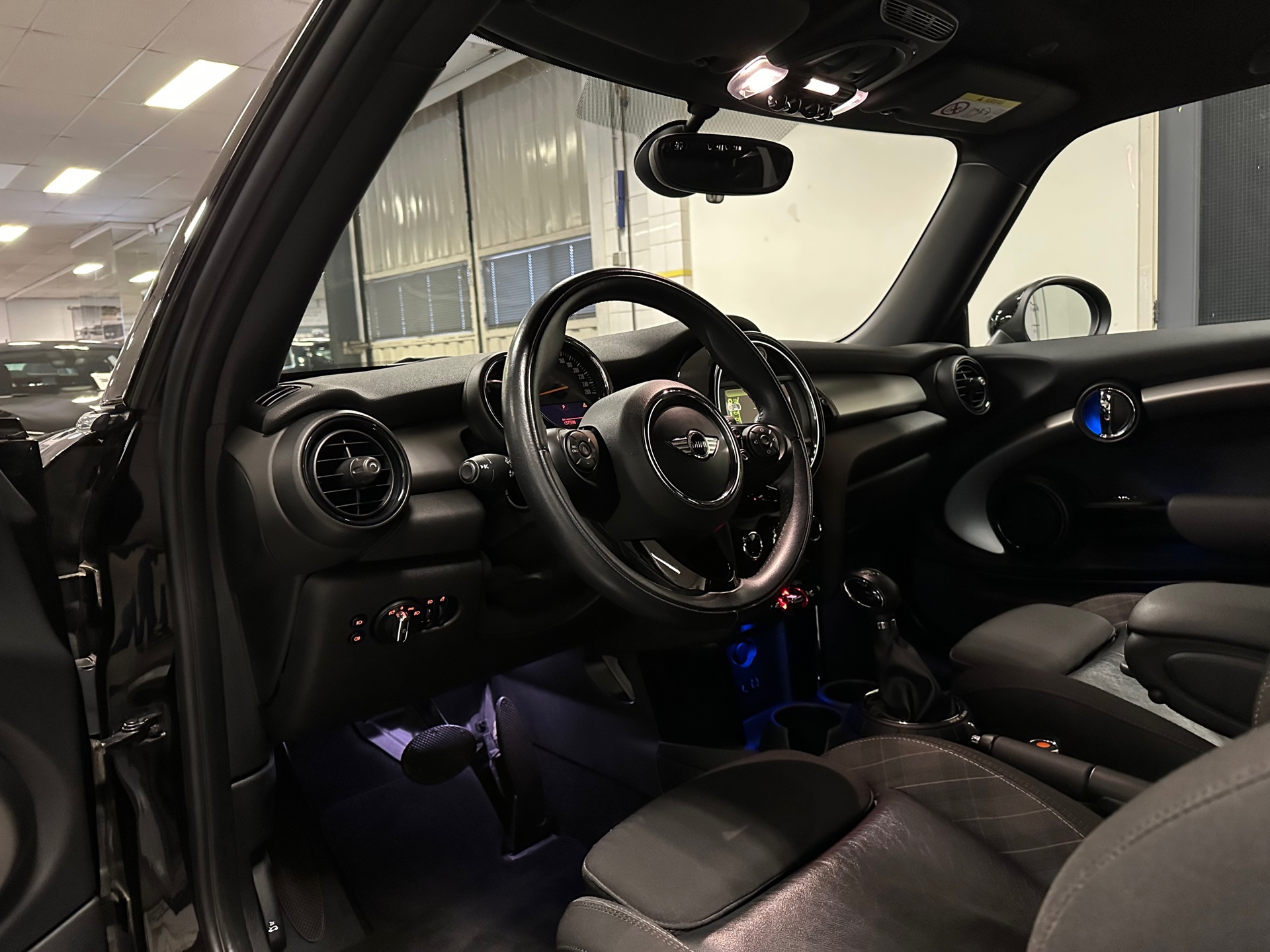 https://www.autokooy.nl//xml/images/42465580-12.JPG