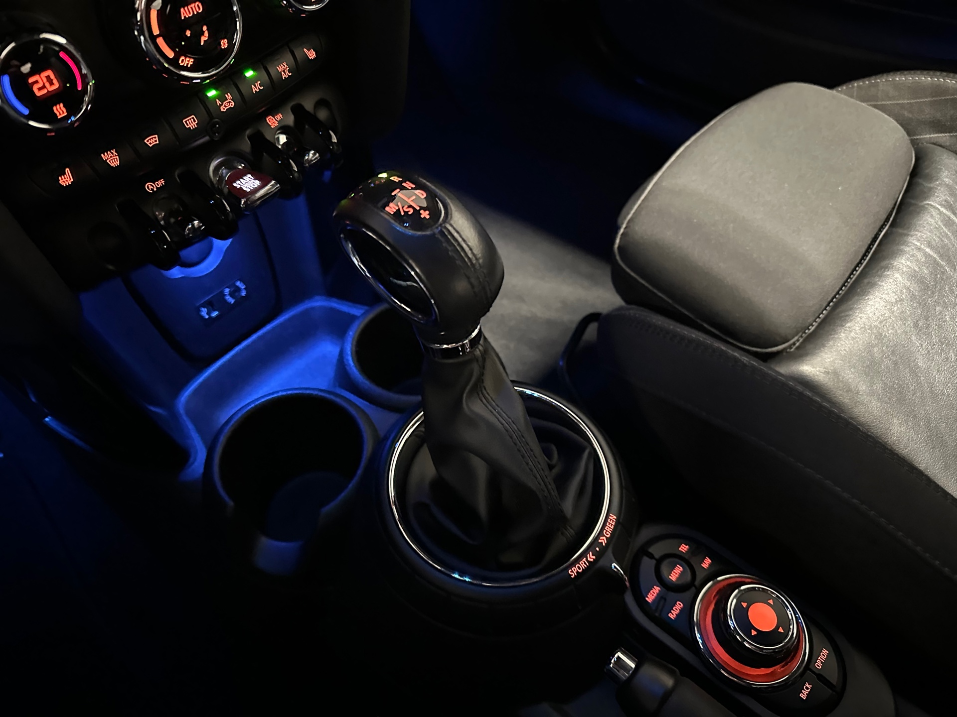https://www.autokooy.nl//xml/images/42465580-20.JPG